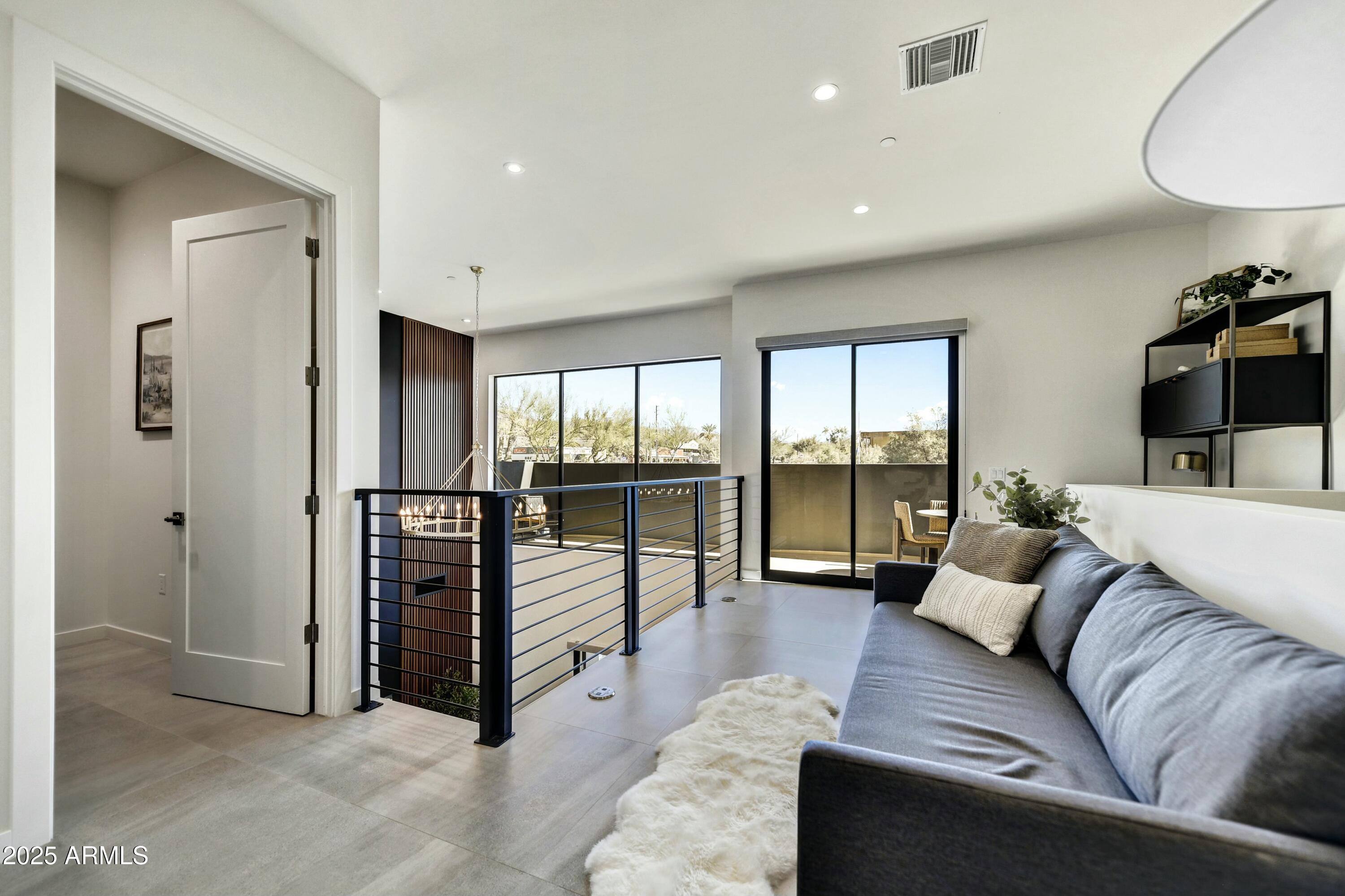6525 E CAVE CREEK Road 301