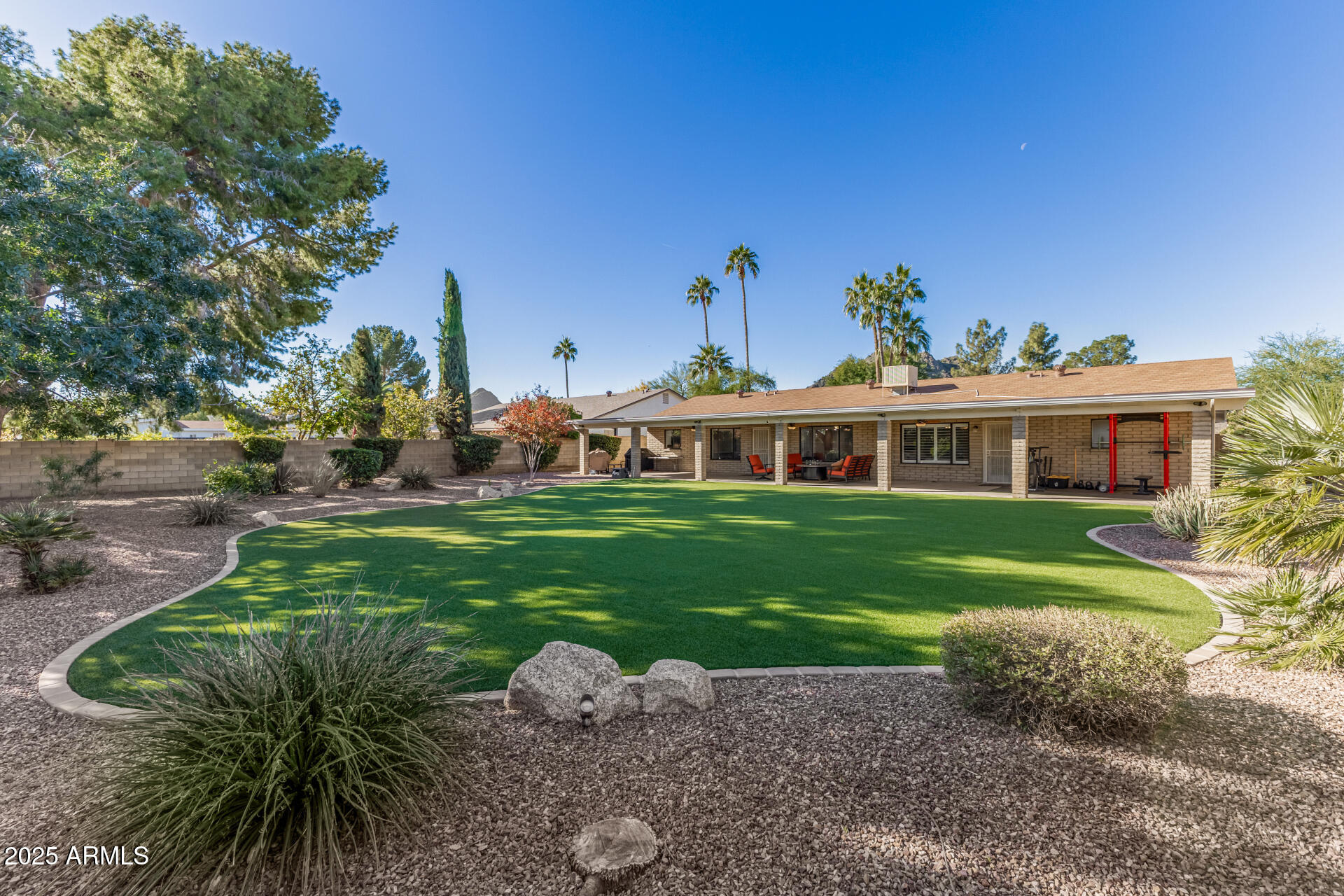 11449 N BANCROFT Drive