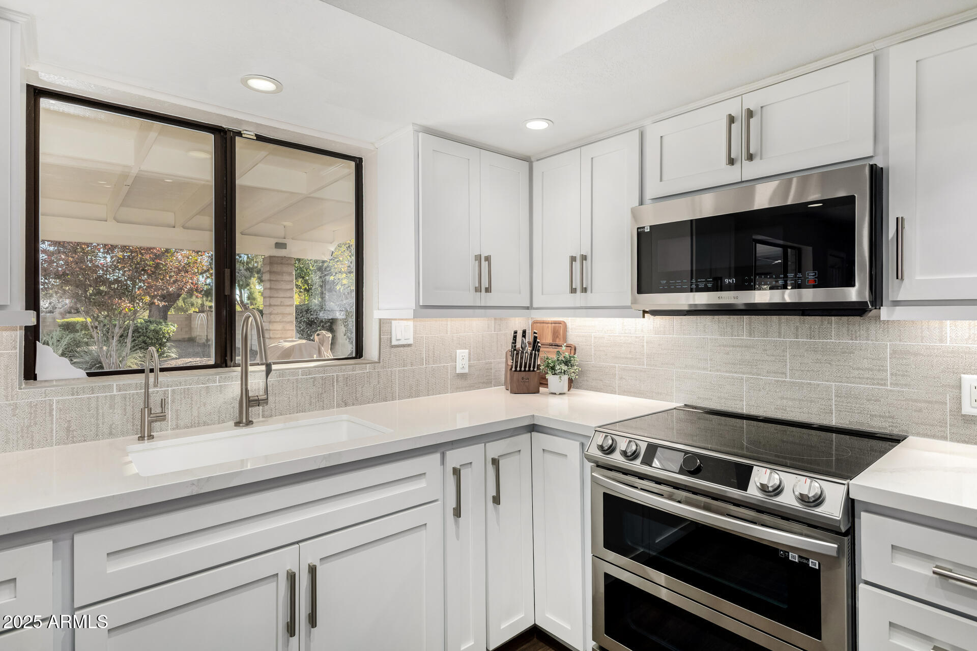 11449 N BANCROFT Drive