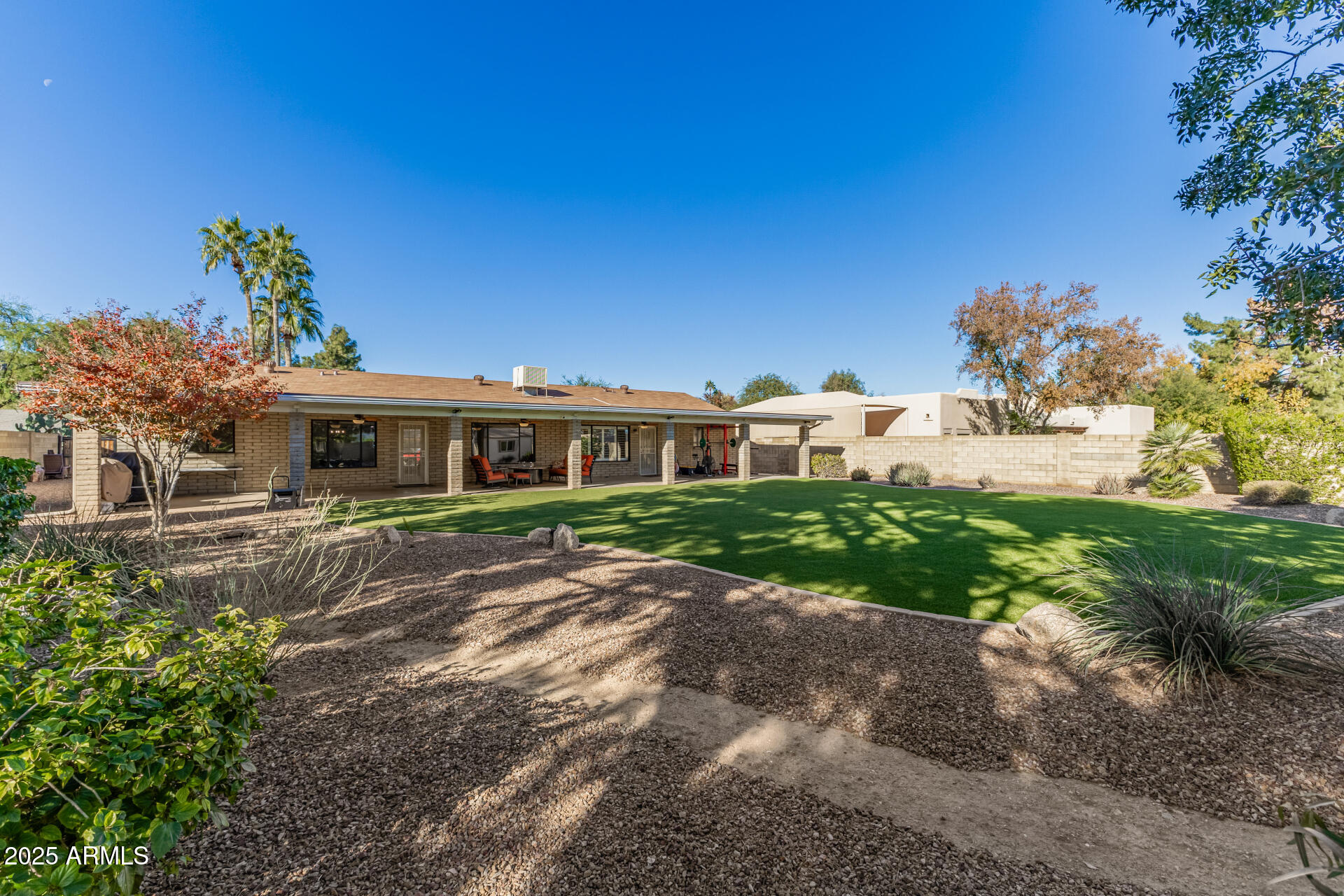 11449 N BANCROFT Drive