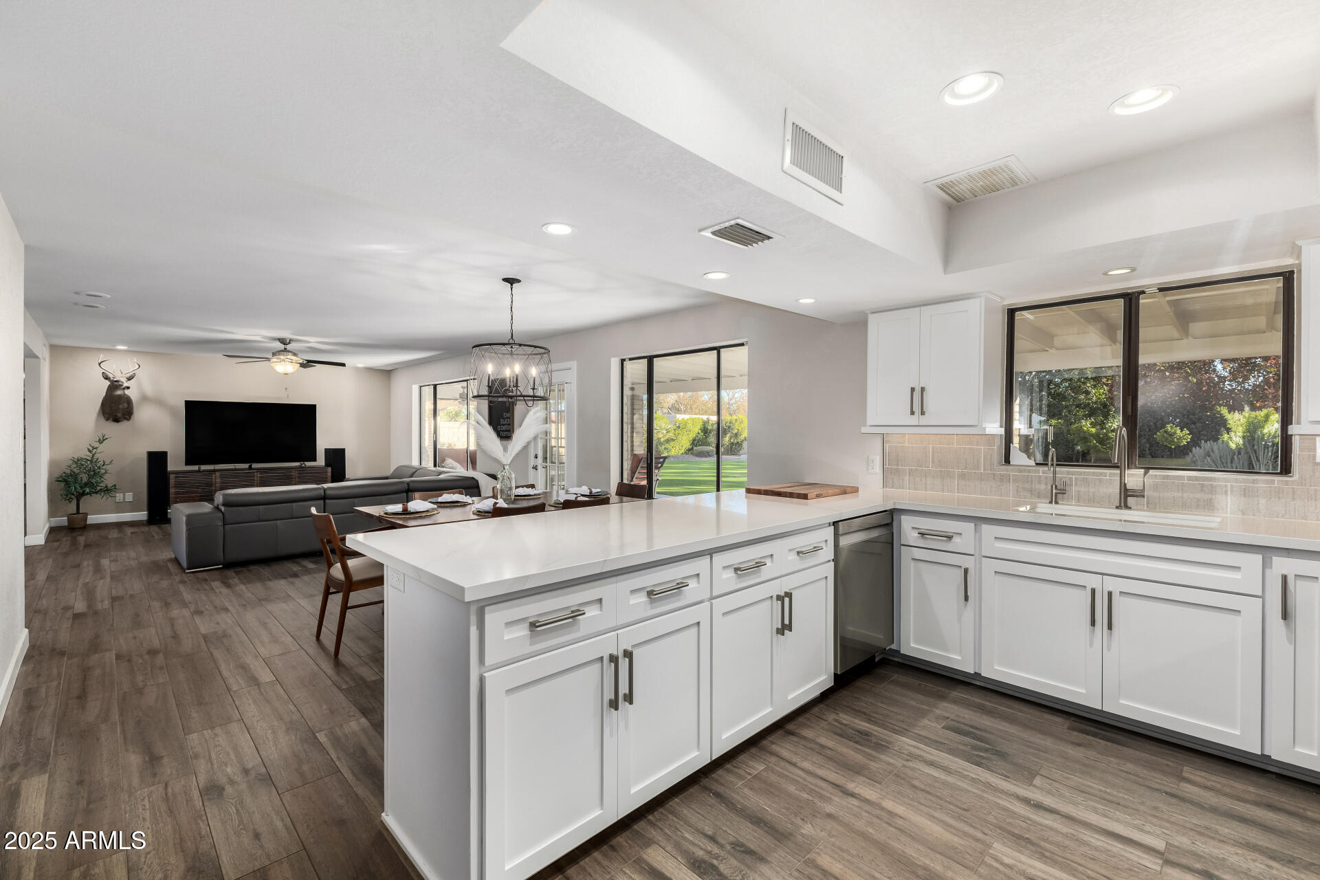 11449 N BANCROFT Drive