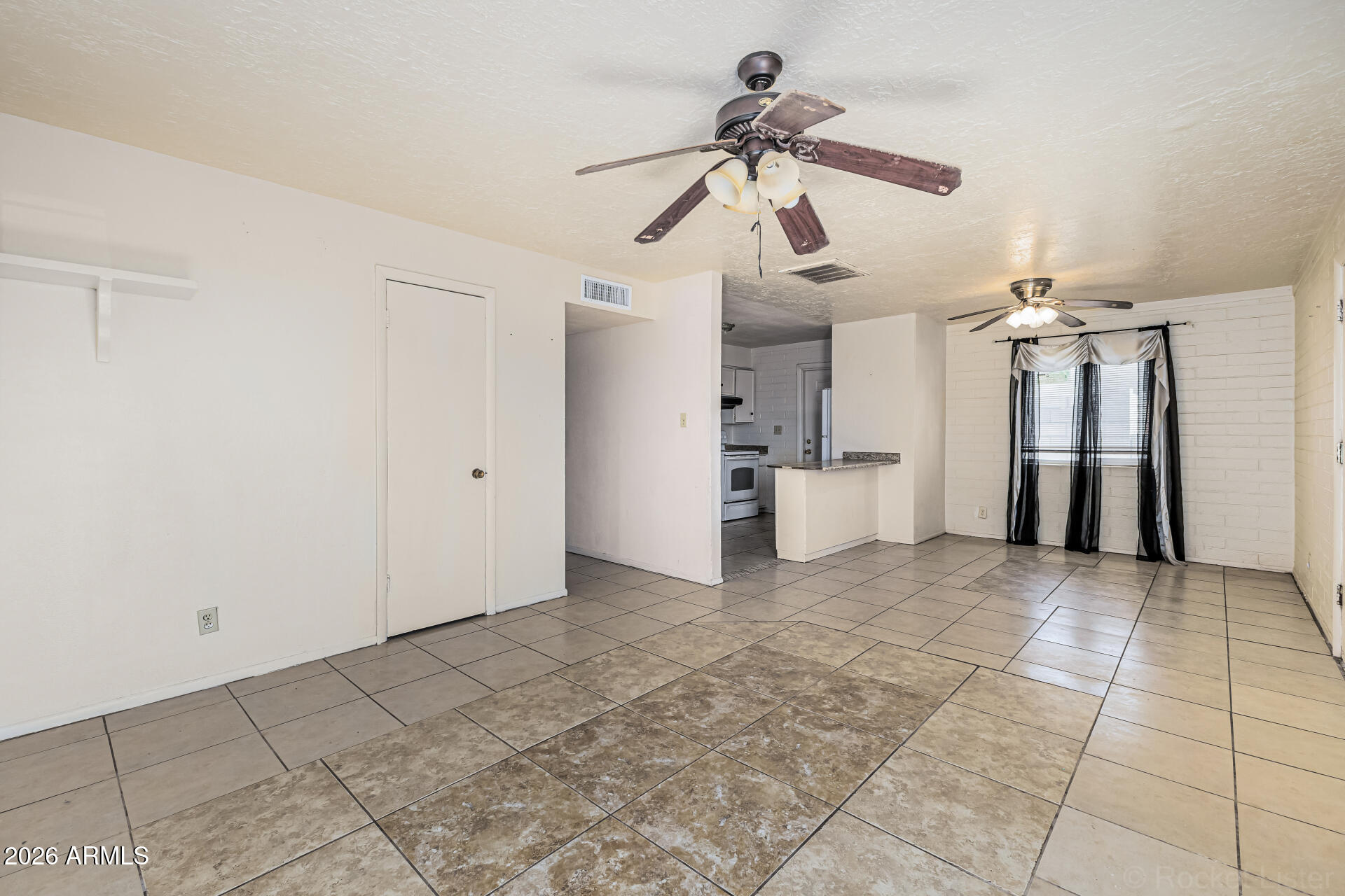 336 E CONGRESS Avenue