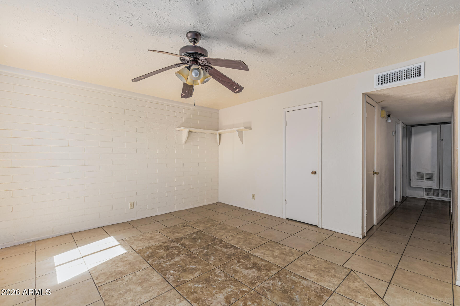 336 E CONGRESS Avenue