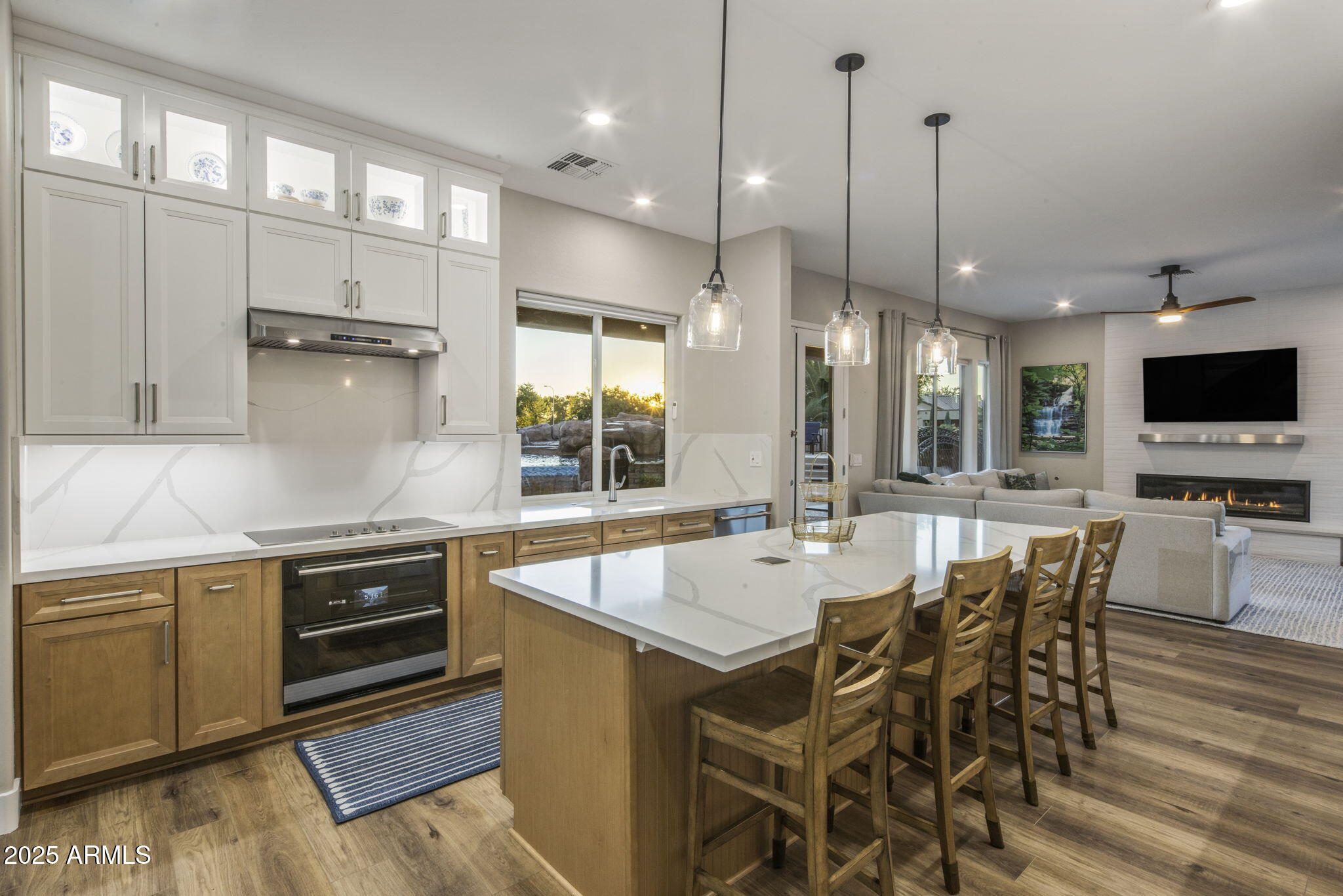 813 E FIELDSTONE Place