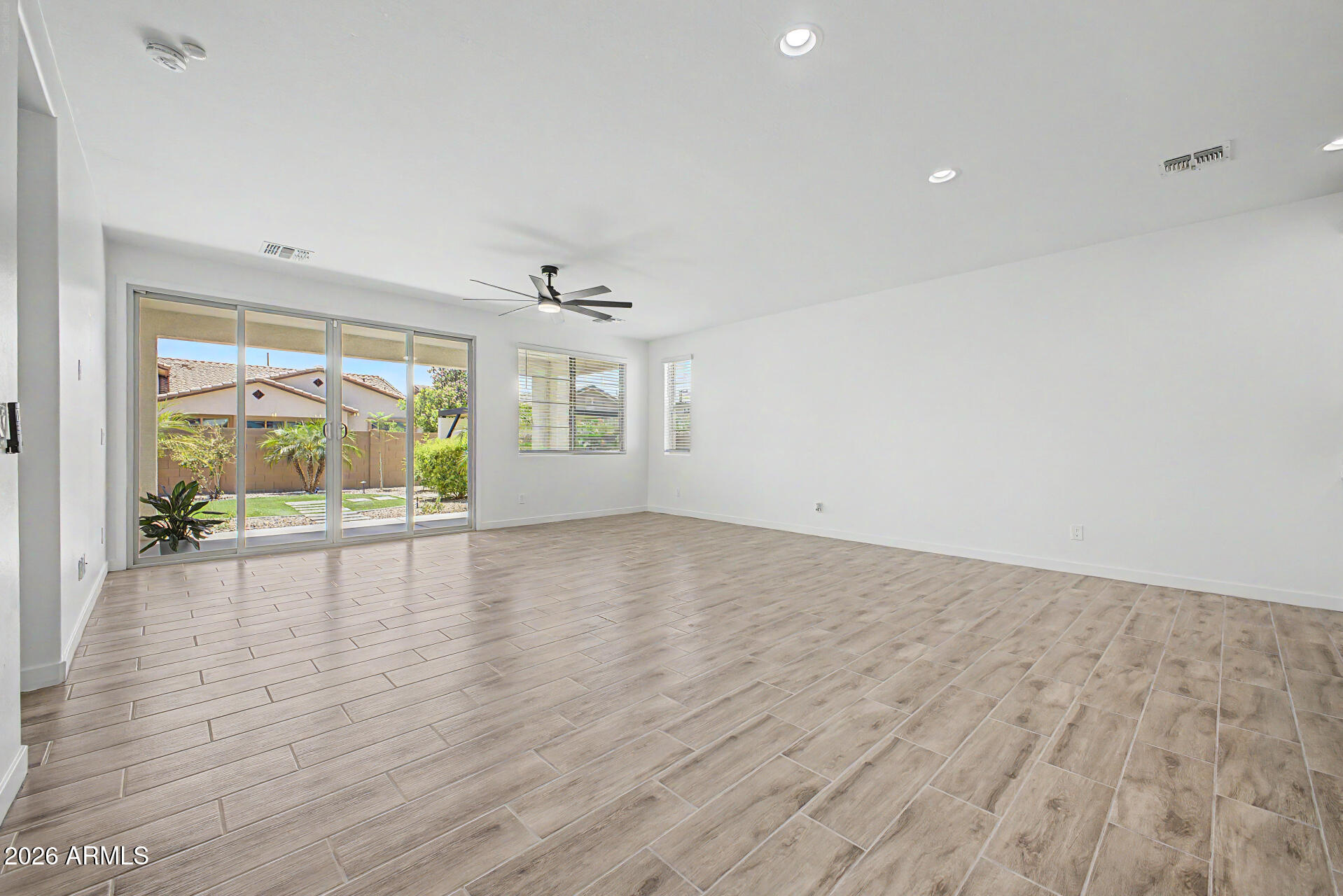 22877 E DOMINGO Road