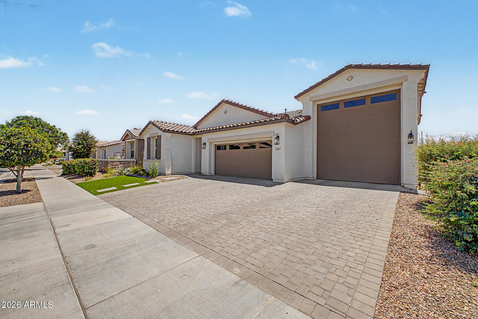 22877 E DOMINGO Road