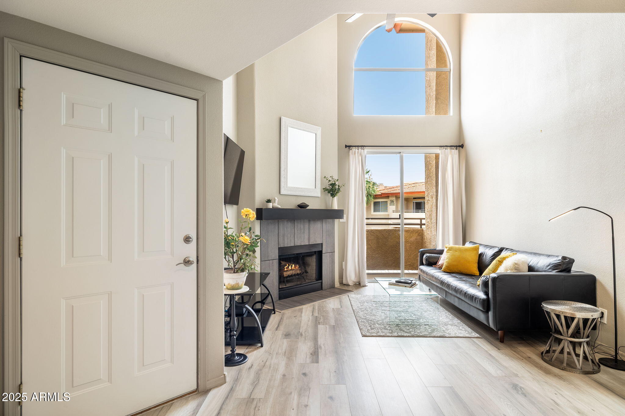 10410 N CAVE CREEK Road 2114