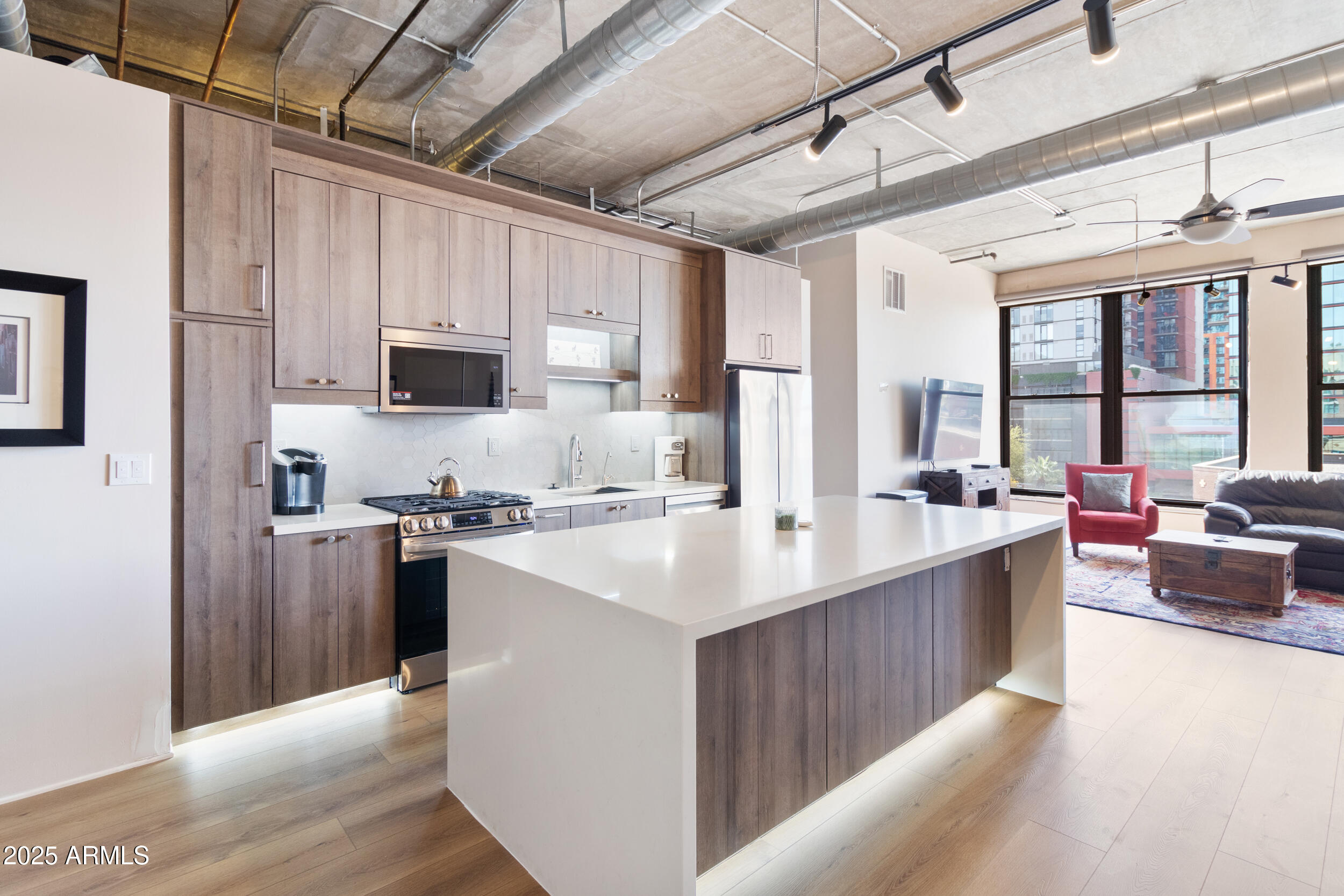 21 E 6TH Street 412