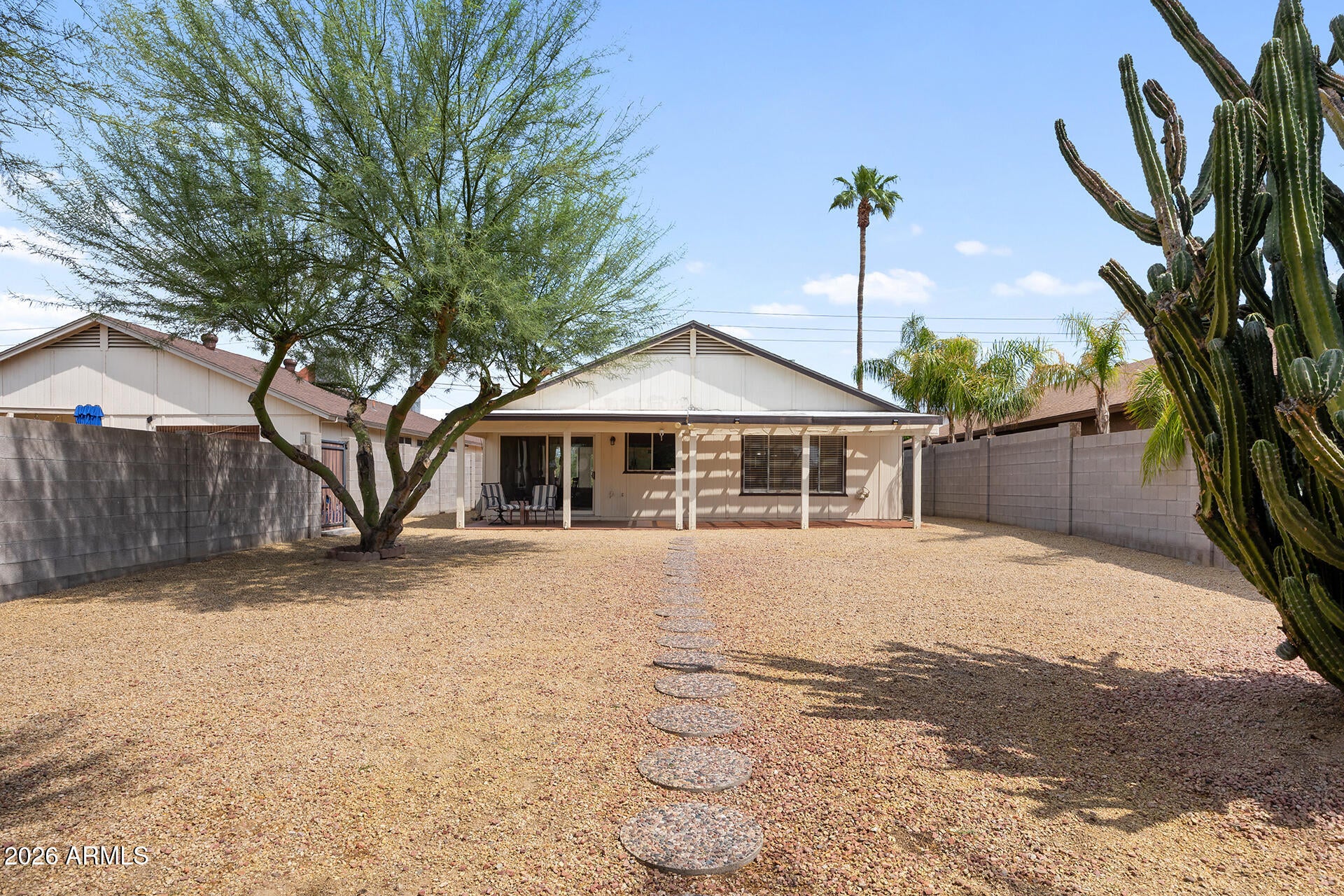 2111 E PARADISE Lane