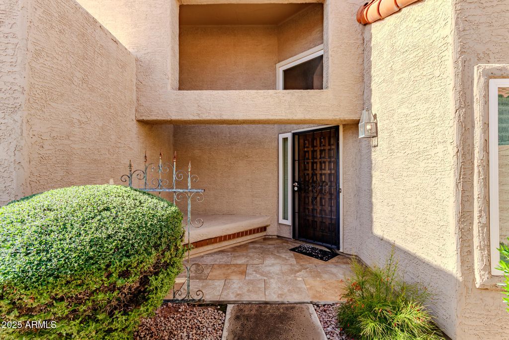 Photo of 10050 E San Bernardo Drive, Scottsdale, AZ 85258 (MLS # 6949300)