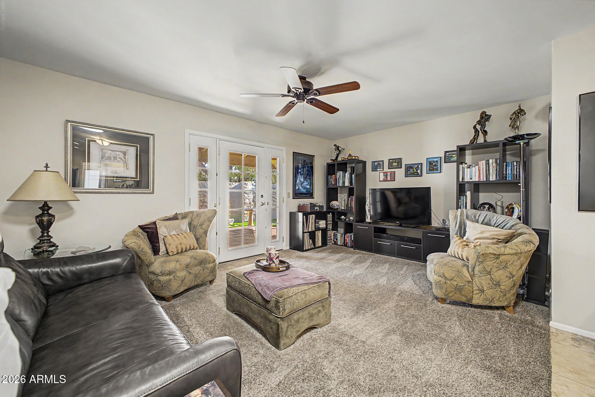 1121 E COCHISE Drive