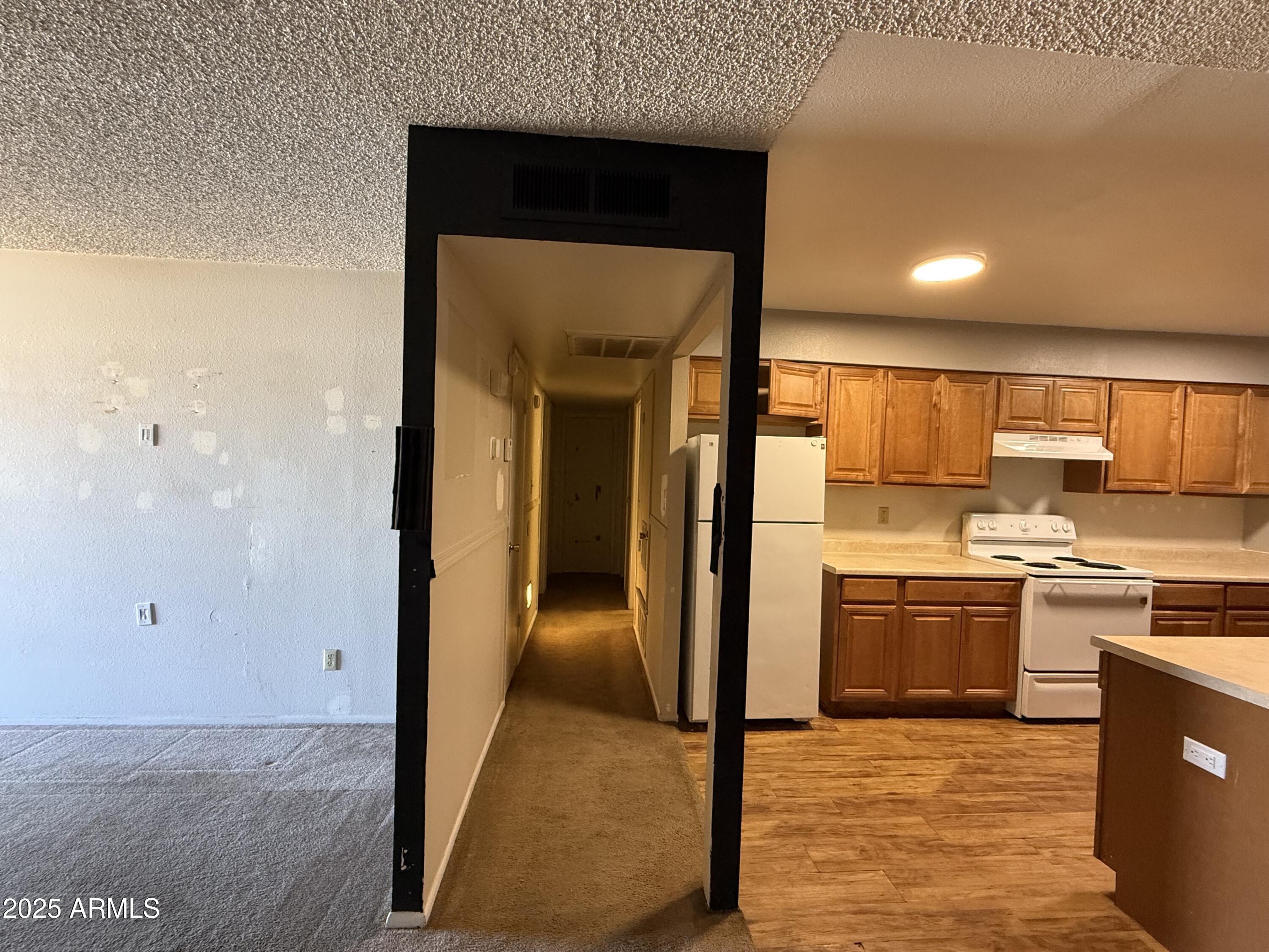3345 W CHOLLA Street