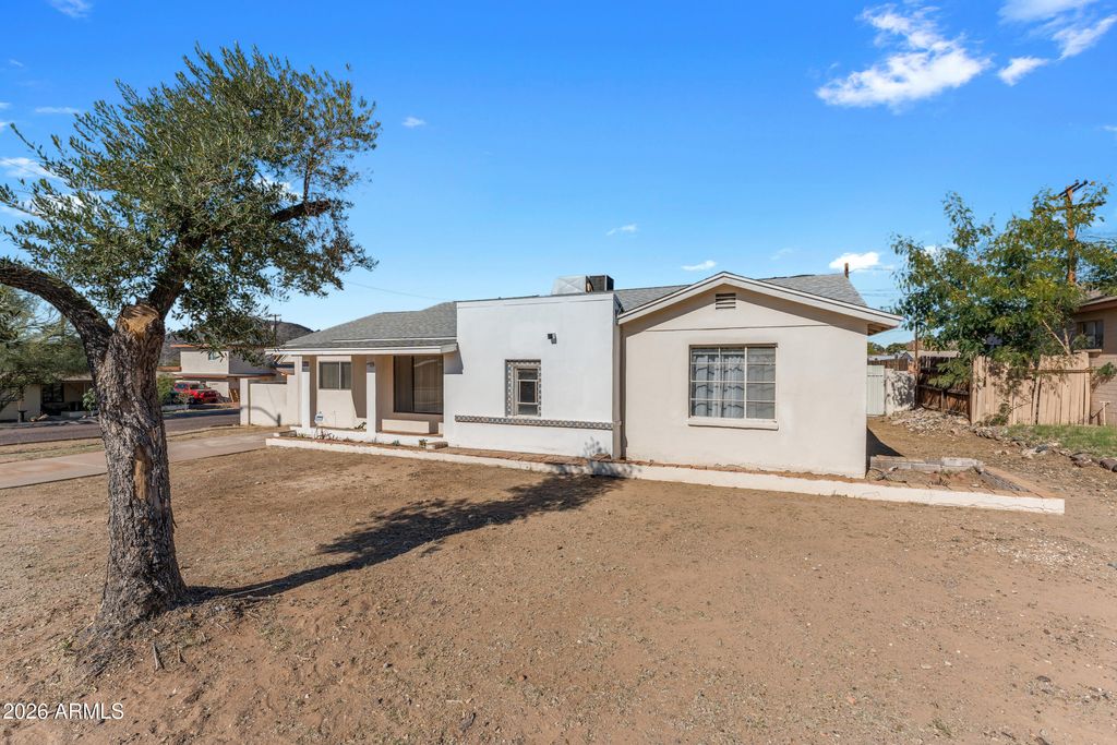 Photo of 1502 E Hatcher Road, Phoenix, AZ 85020 (MLS # 6973680)