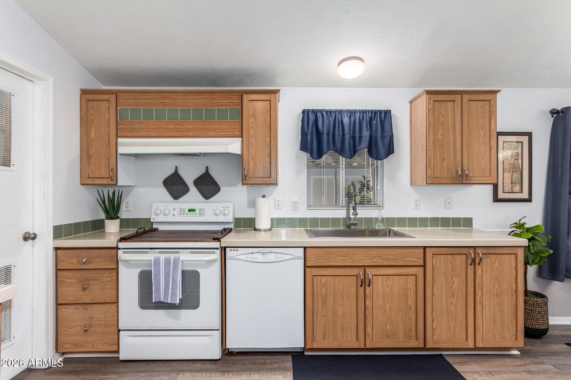 9822 E MAIN Street 3