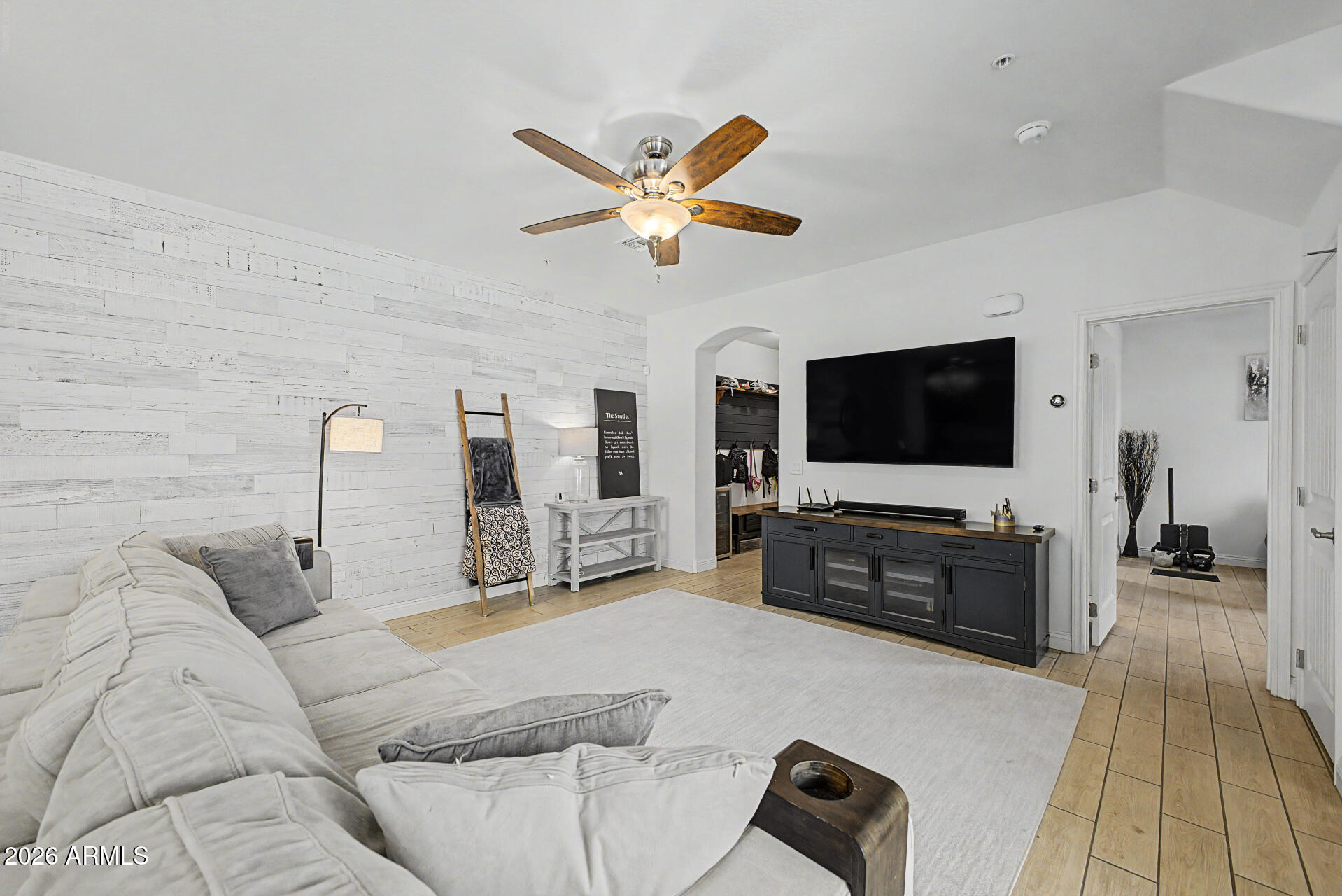 20605 W WHITE ROCK Road