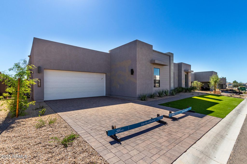 Photo of 5721 E Rancho Caliente Drive, Cave Creek, AZ 85331 (MLS # 6937575)