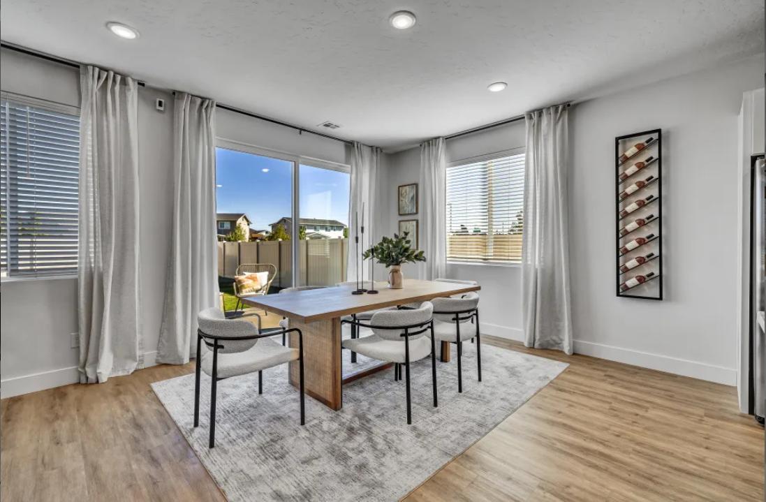 3411 N Val Vista Drive 3