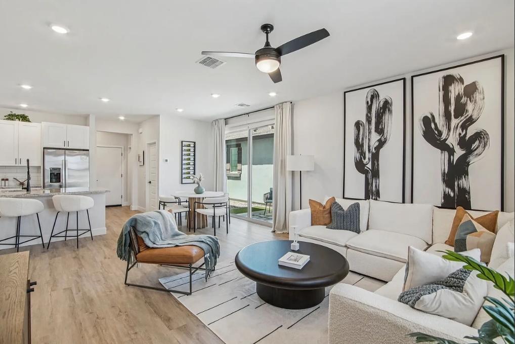 3411 N Val Vista Drive 3