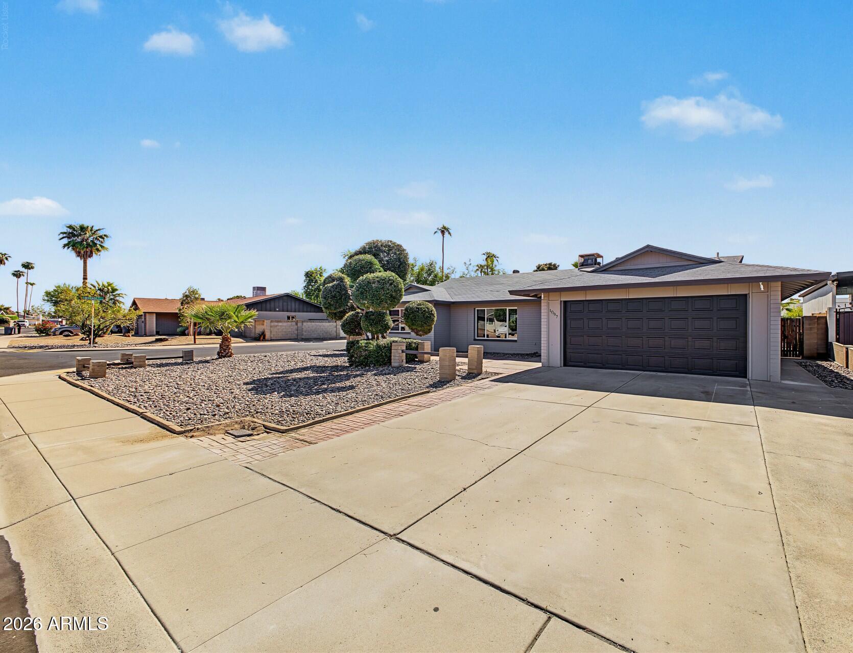 1097 E CARTER Drive
