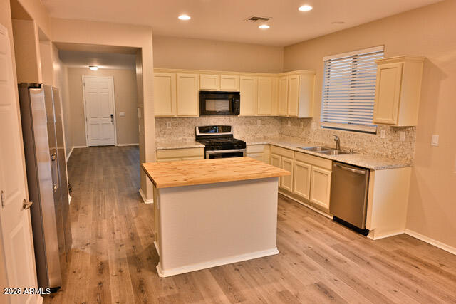 3617 W MEMORIAL Drive