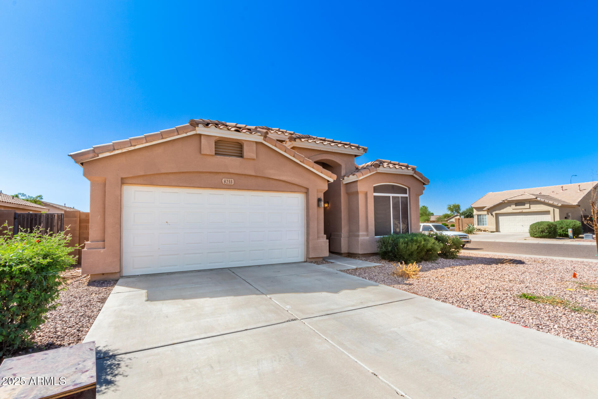 8233 W PAPAGO Street