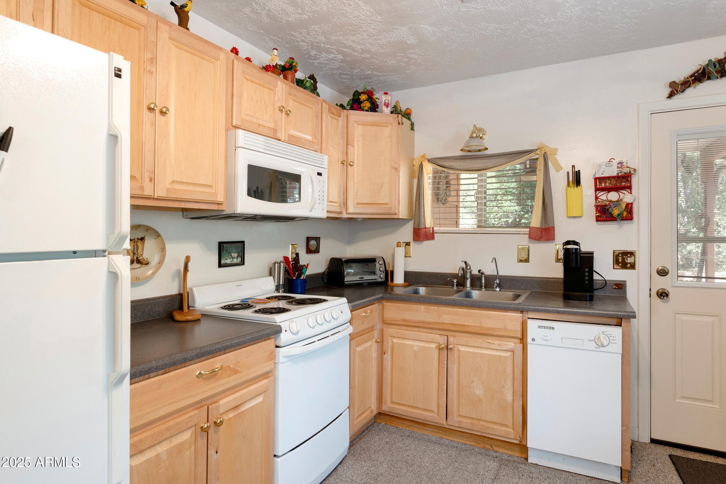 BEAVER VALLEY ESTATES 3 - Residential