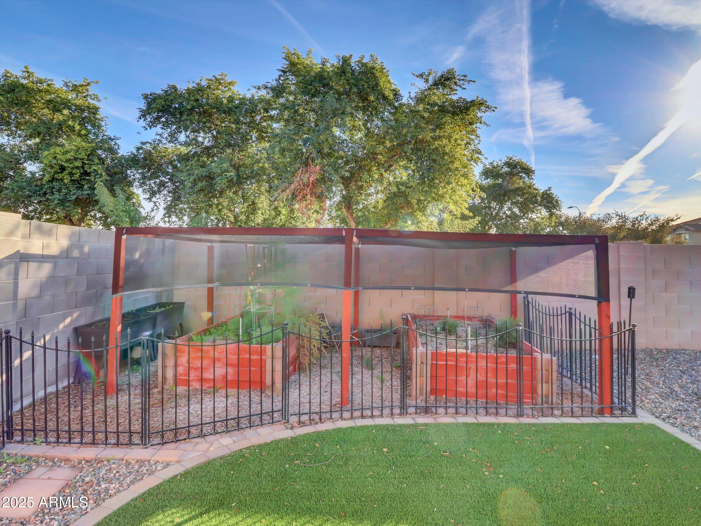 3405 W ALTA VISTA Road