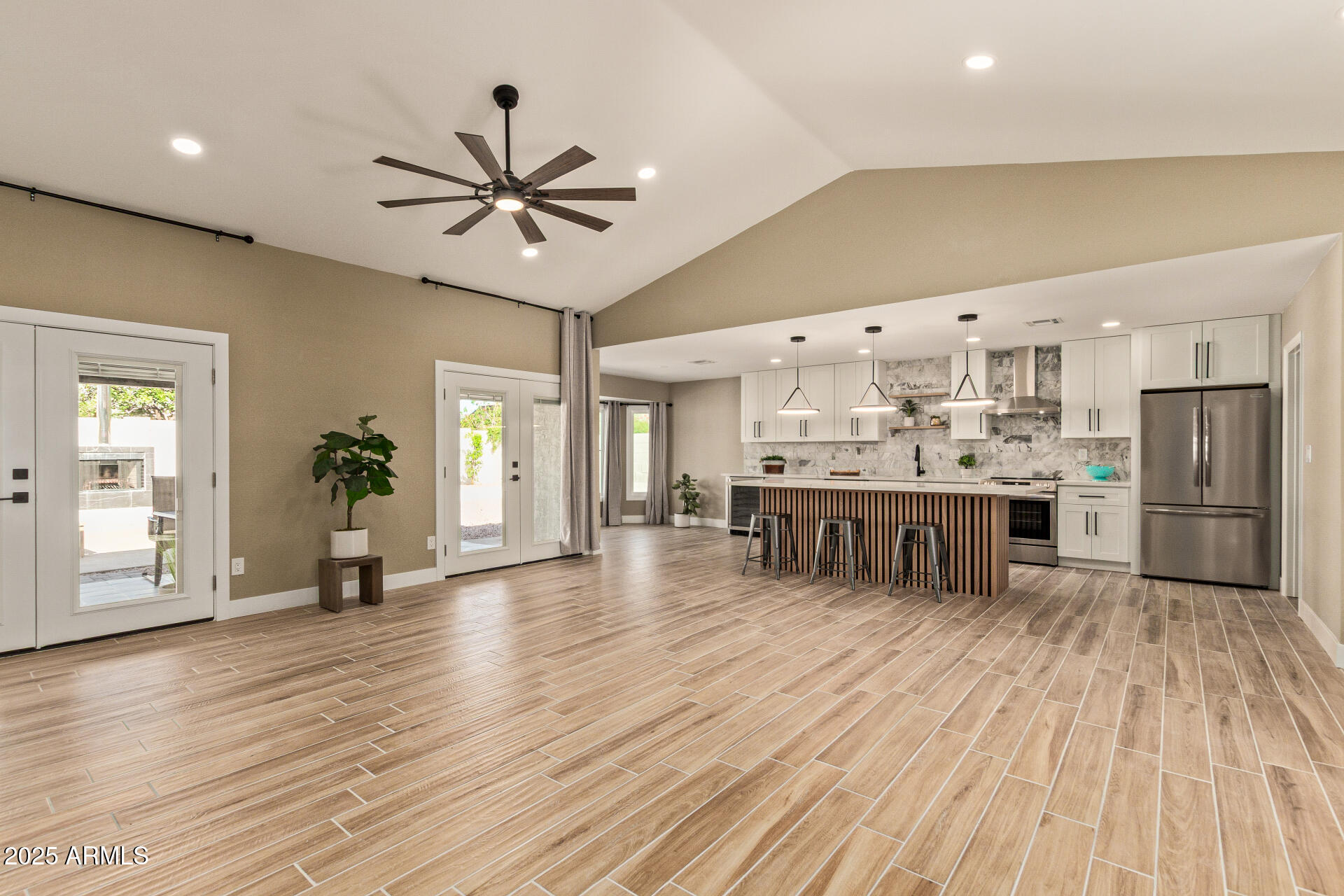 6320 W DEL MAR Lane