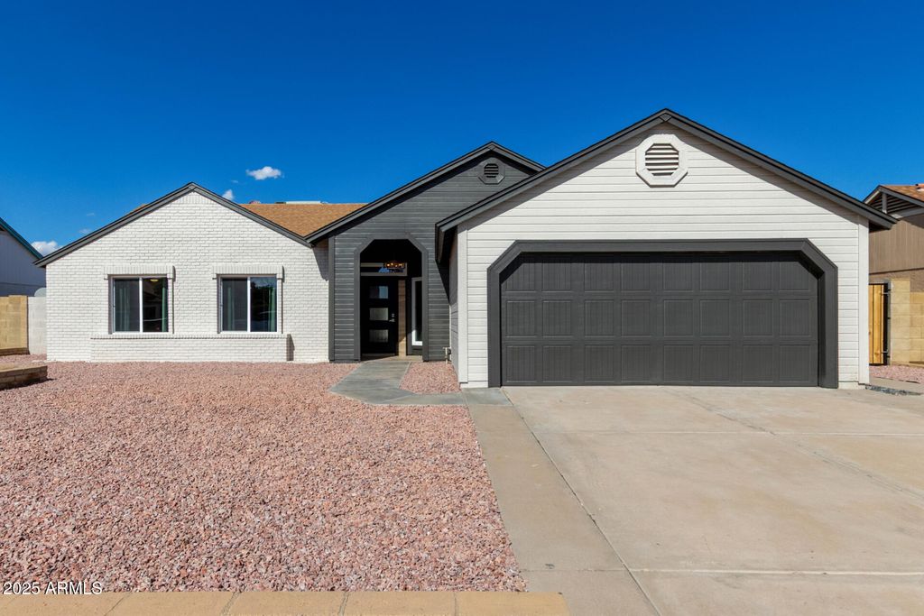 Photo of 6320 W Del Mar Lane, Glendale, AZ 85306 (MLS # 6933862)