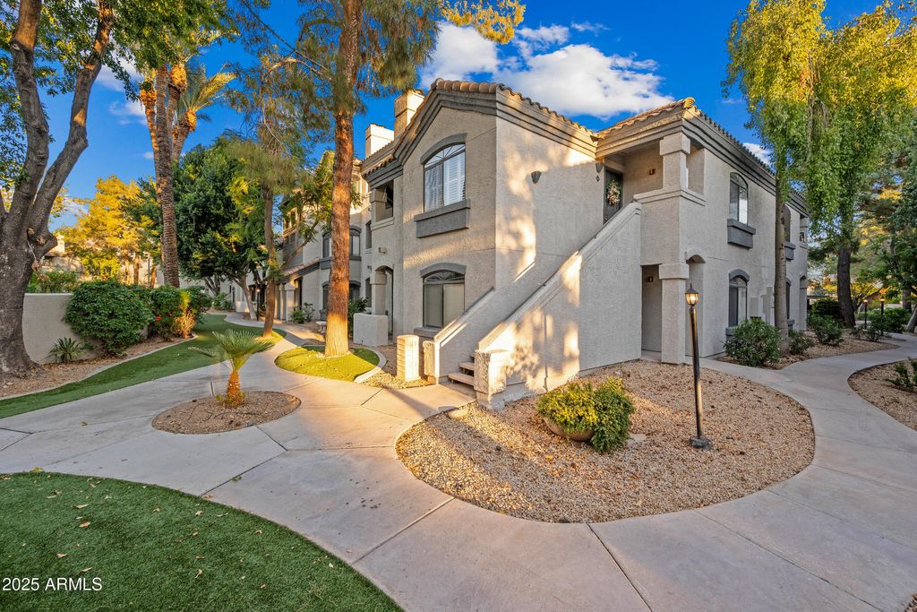 Photo of 15095 N Thompson Peak Parkway #2046, Scottsdale, AZ 85260 (MLS # 6956397)