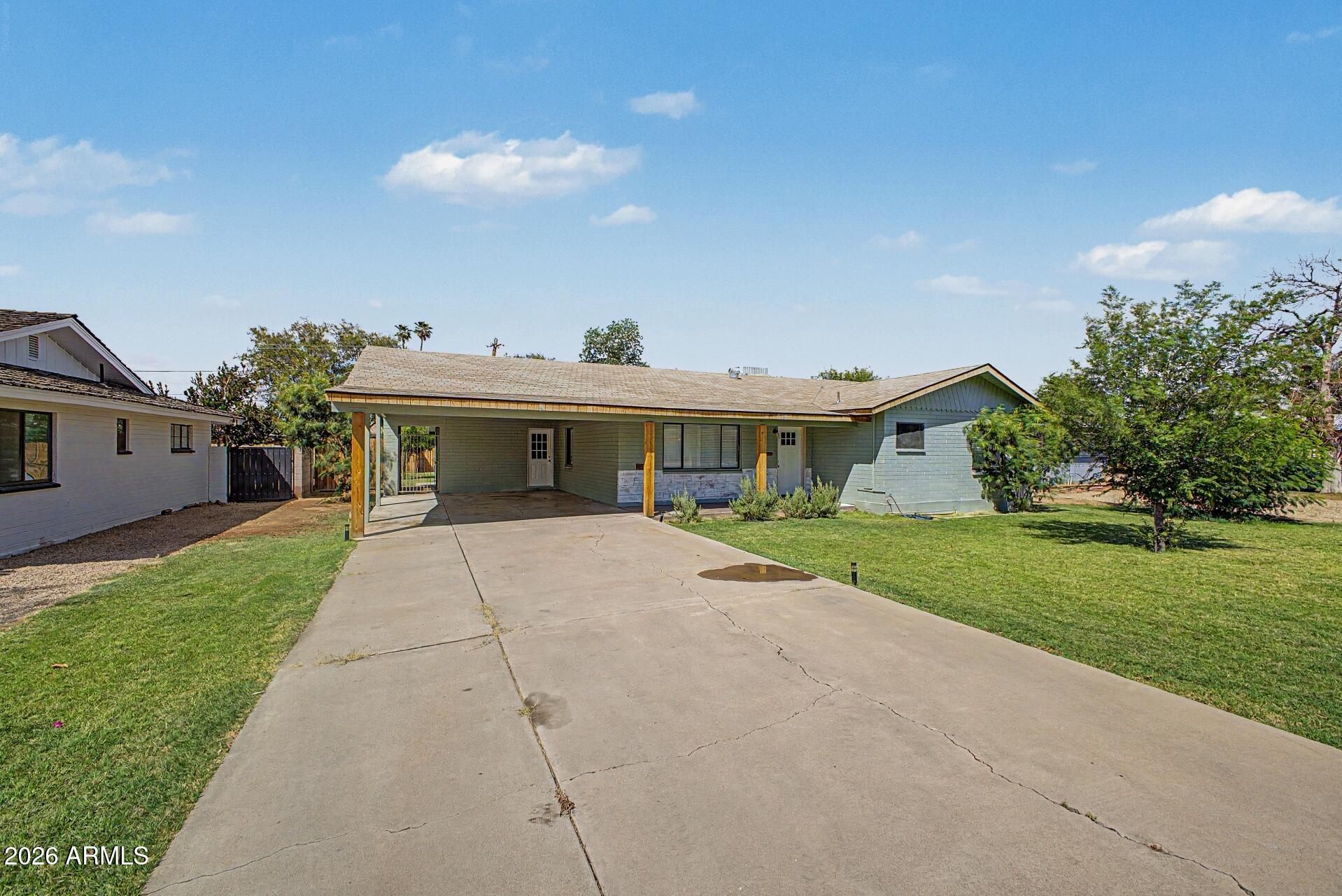 5828 W MORTEN Avenue