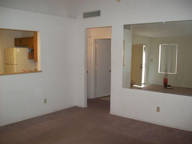 3122 E Topeka Drive