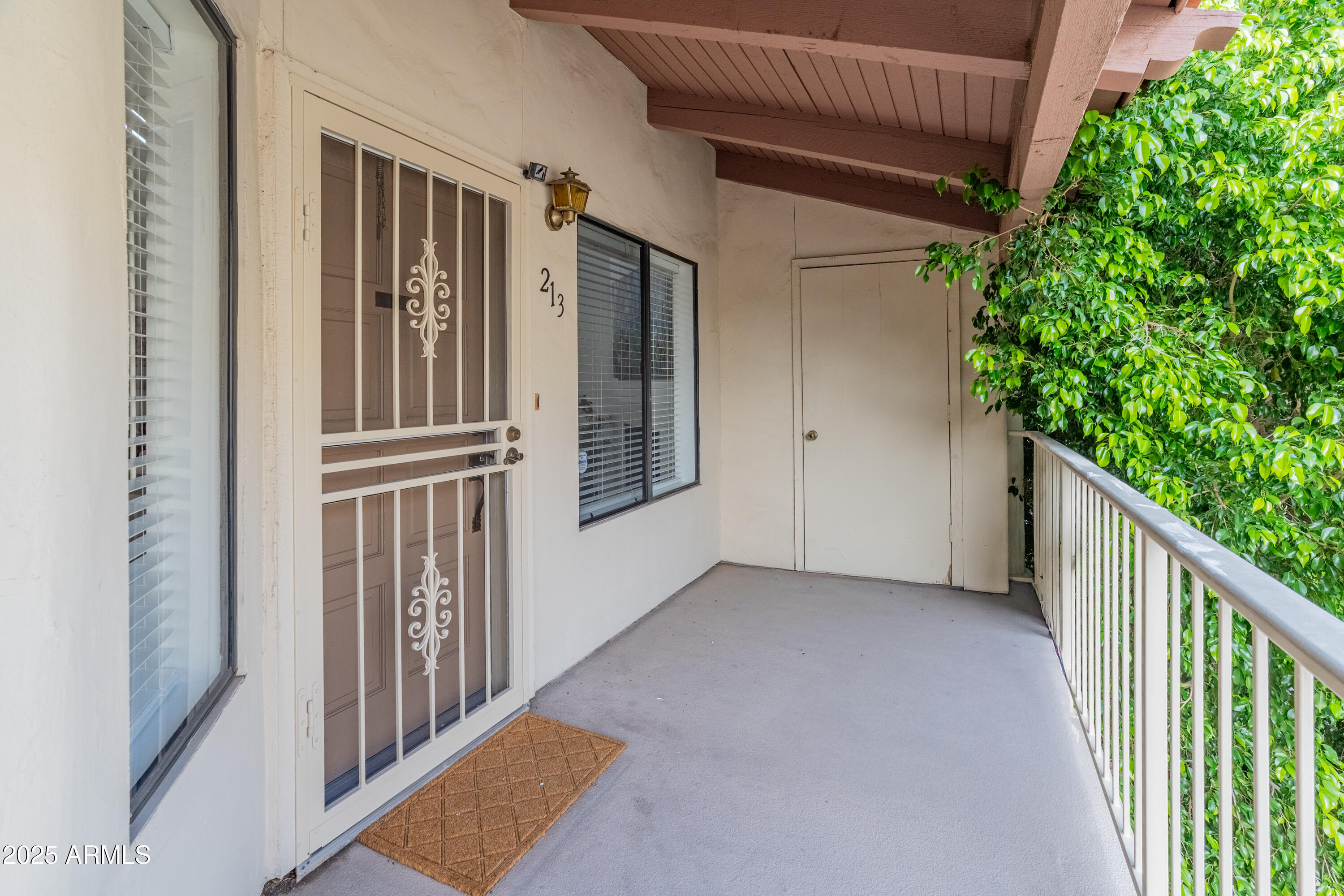 1017 E MARYLAND Avenue 213