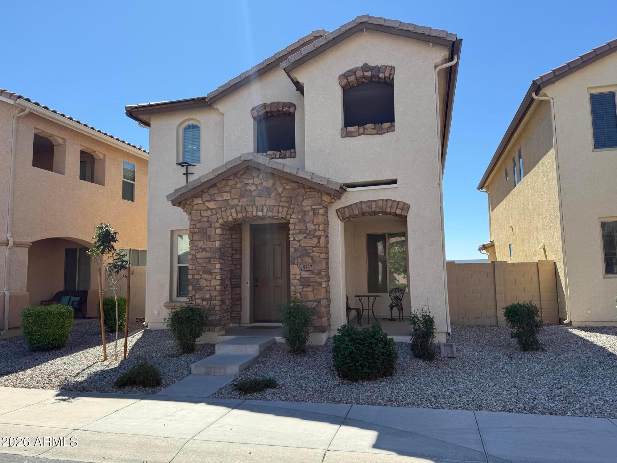 9237 W Coolbrook Avenue