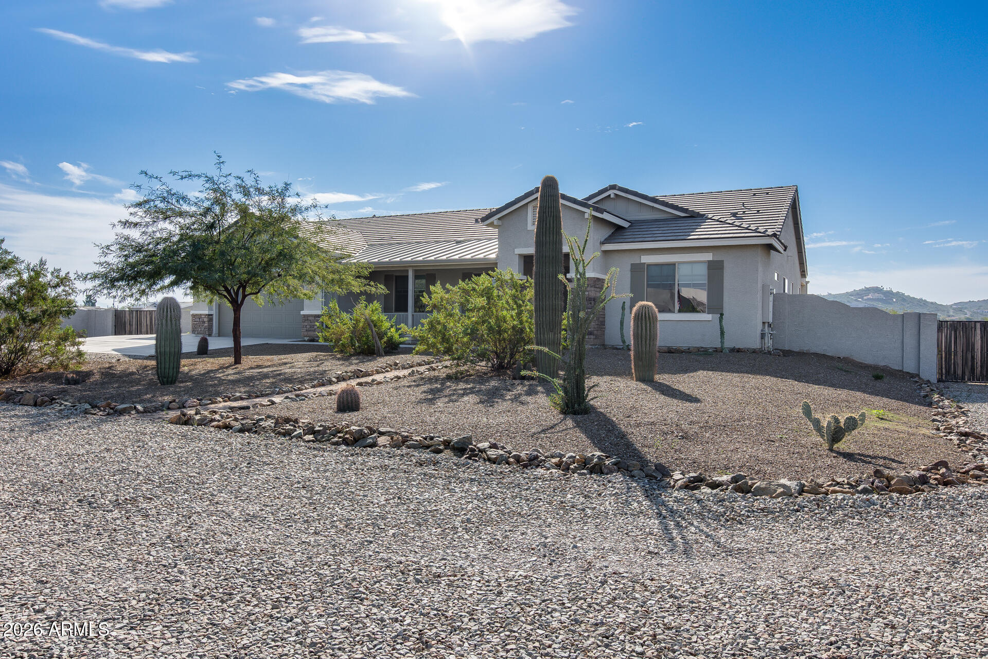 825 E PERDIDO Way