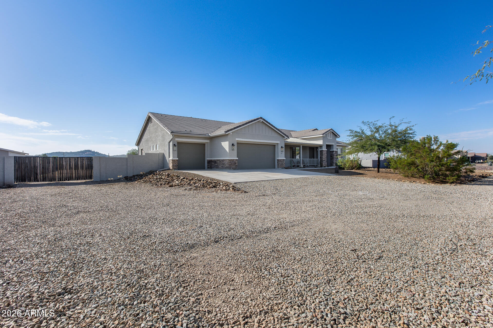 825 E PERDIDO Way