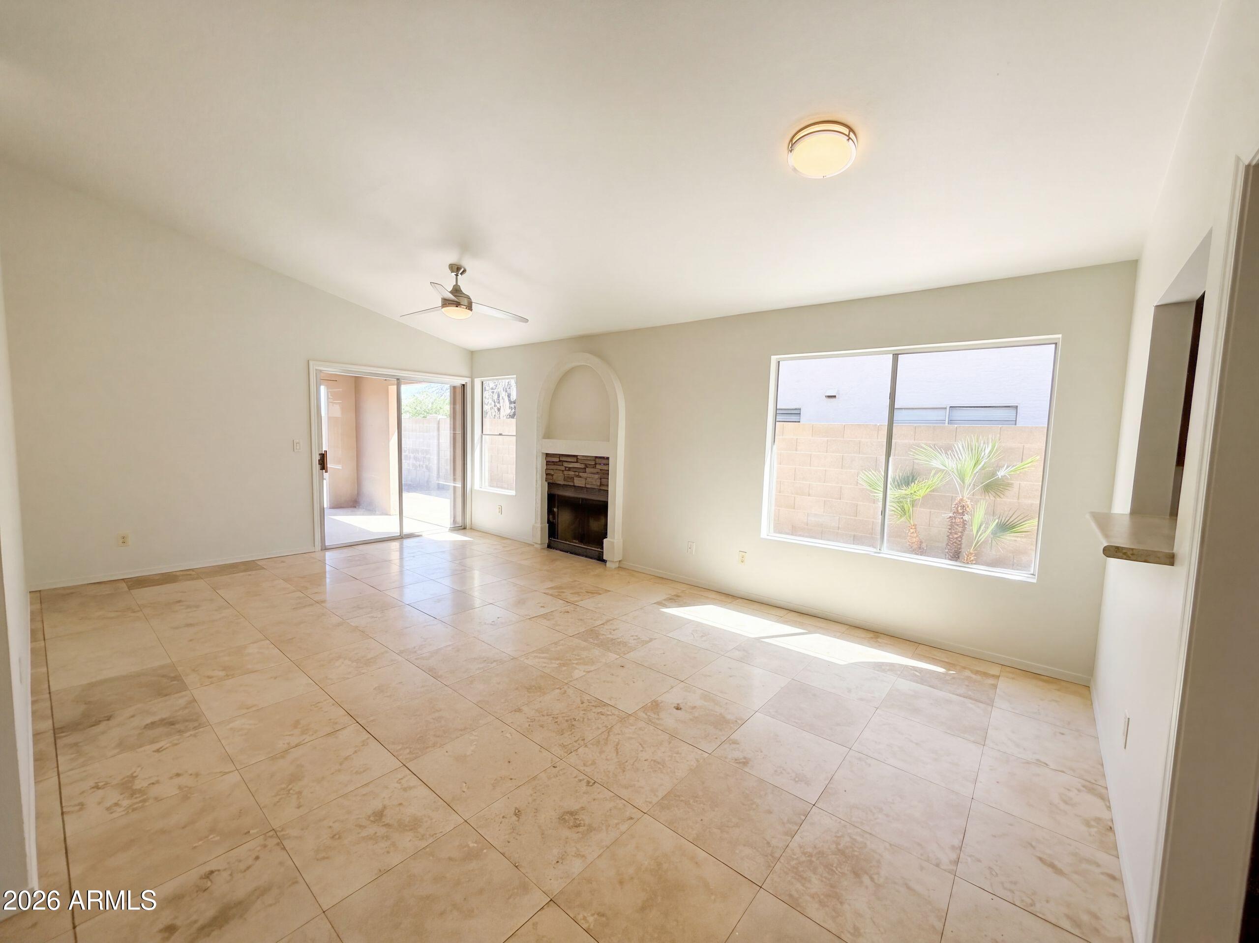 1395 N SANTA ANNA Court