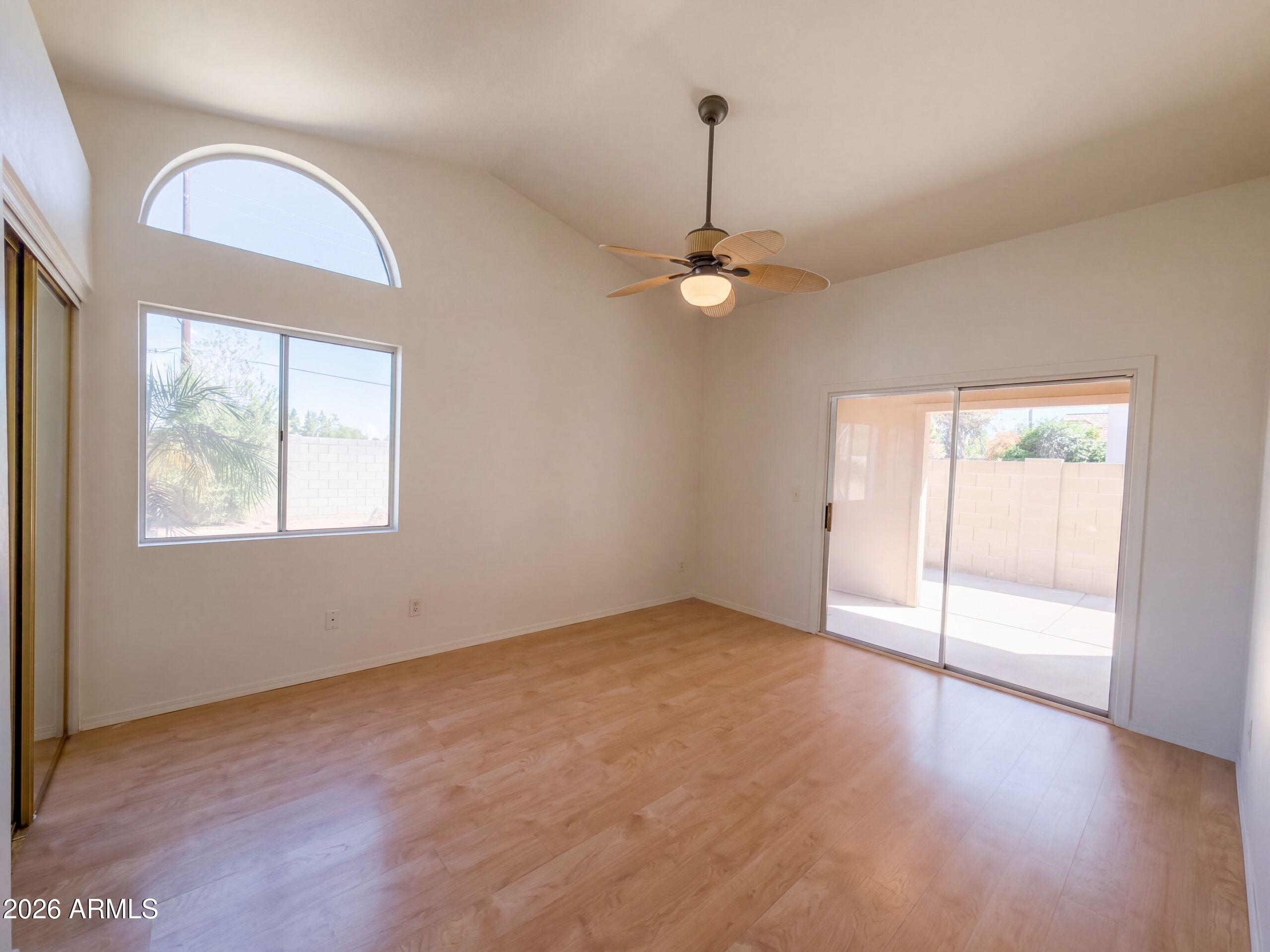 1395 N SANTA ANNA Court
