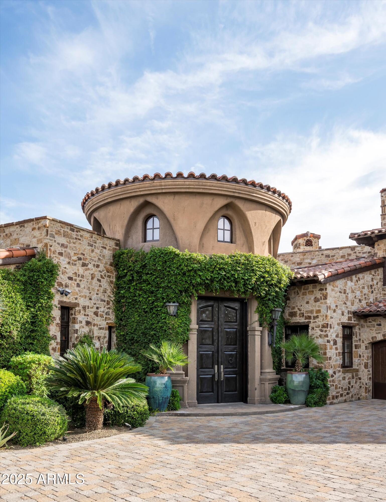 10199 E Cavedale Drive