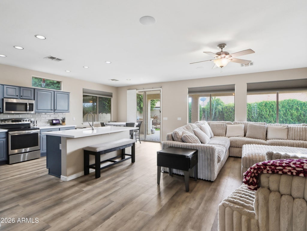 Photo of 7595 W Tierra Buena Lane, Peoria, AZ 85382 (MLS # 7087105)