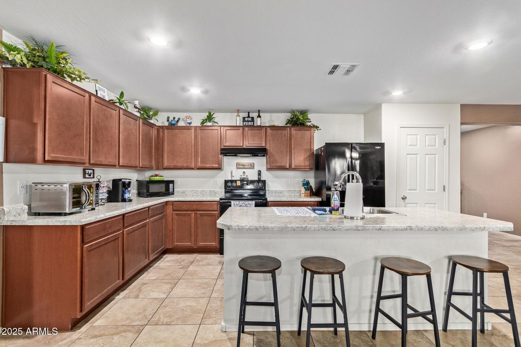 Photo of 18043 E Via Rubio, Gold Canyon, AZ 85118 (MLS # 6919029)