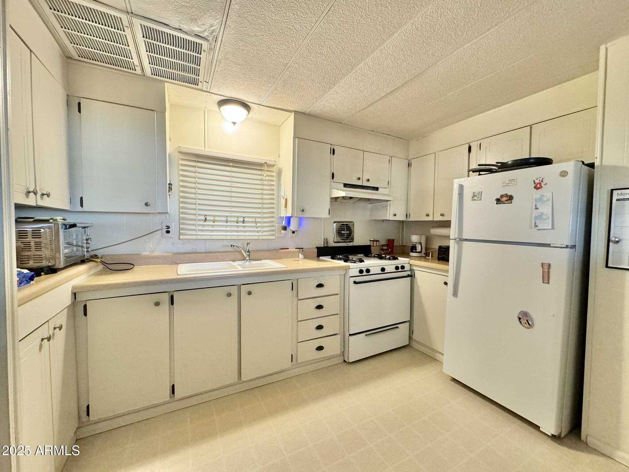 CHAPARRAL RANCHEROS UNIT 2 LOTS 224 THRU 345 REPLA - Residential