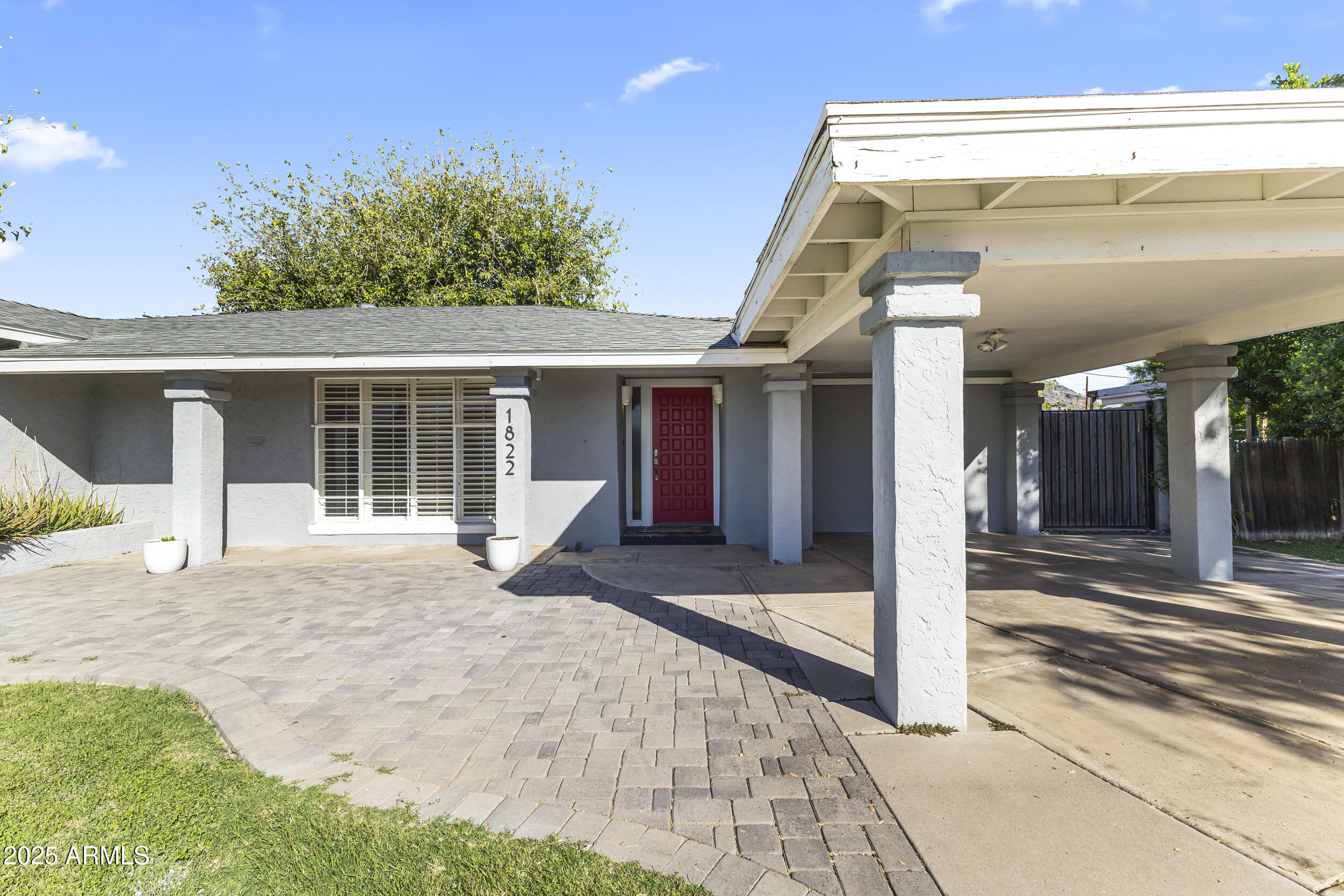 1822 E MARSHALL Avenue