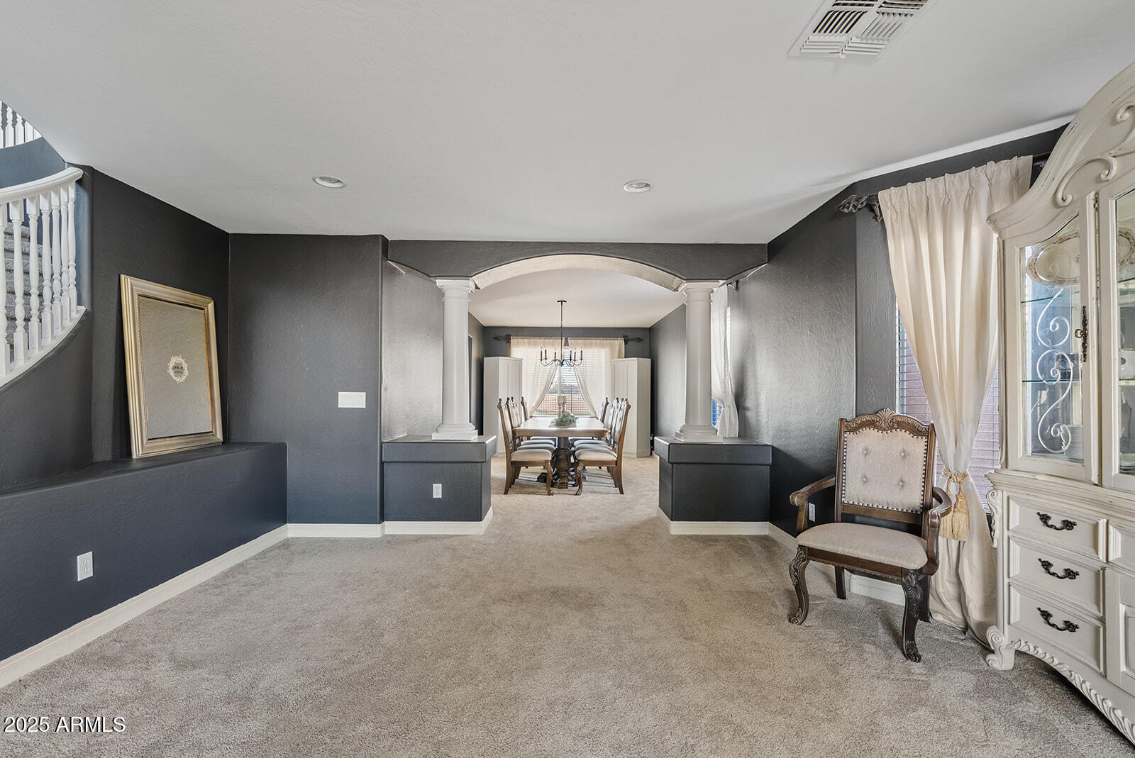 2535 E SARATOGA Street