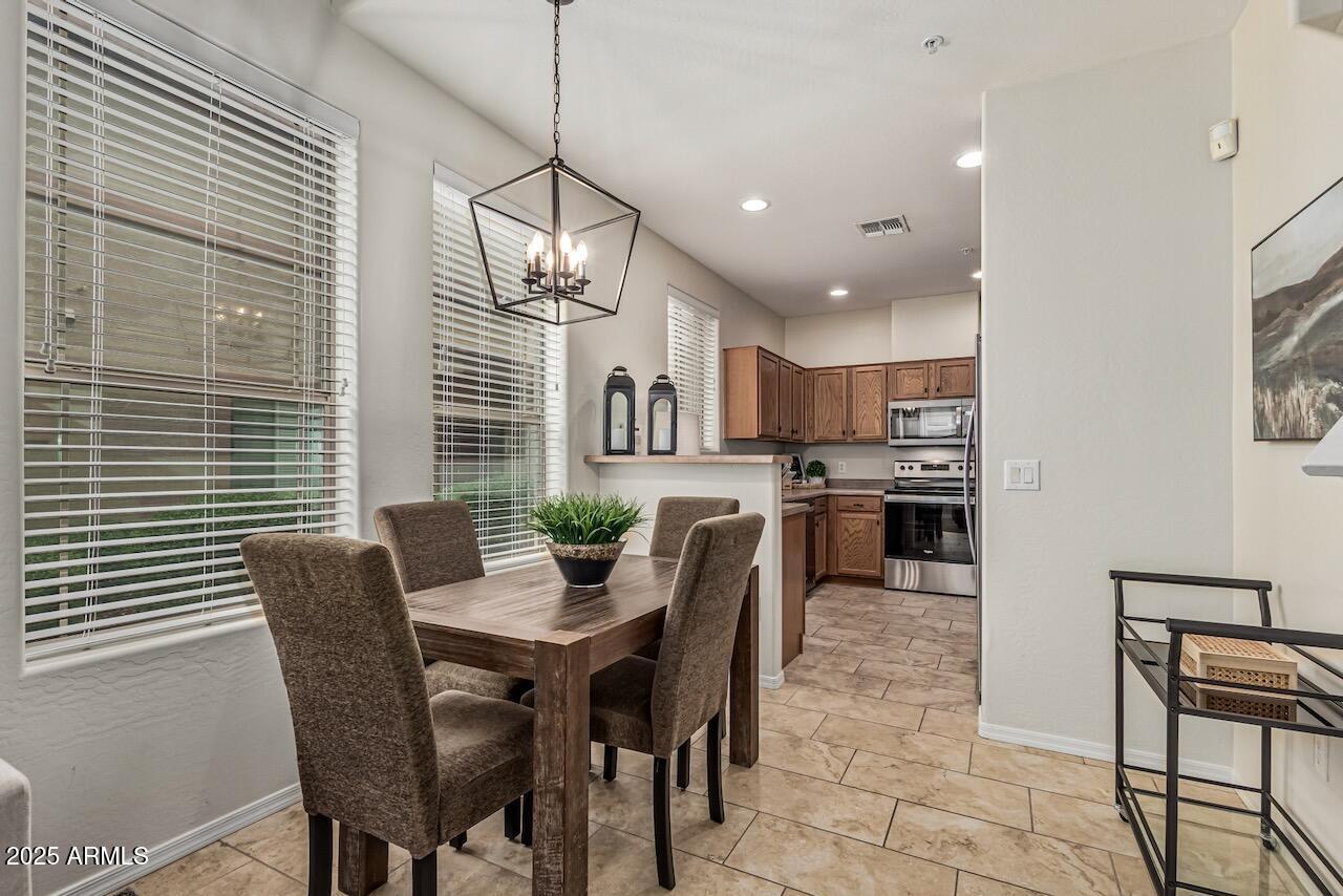 42424 N GAVILAN PEAK Parkway 14104