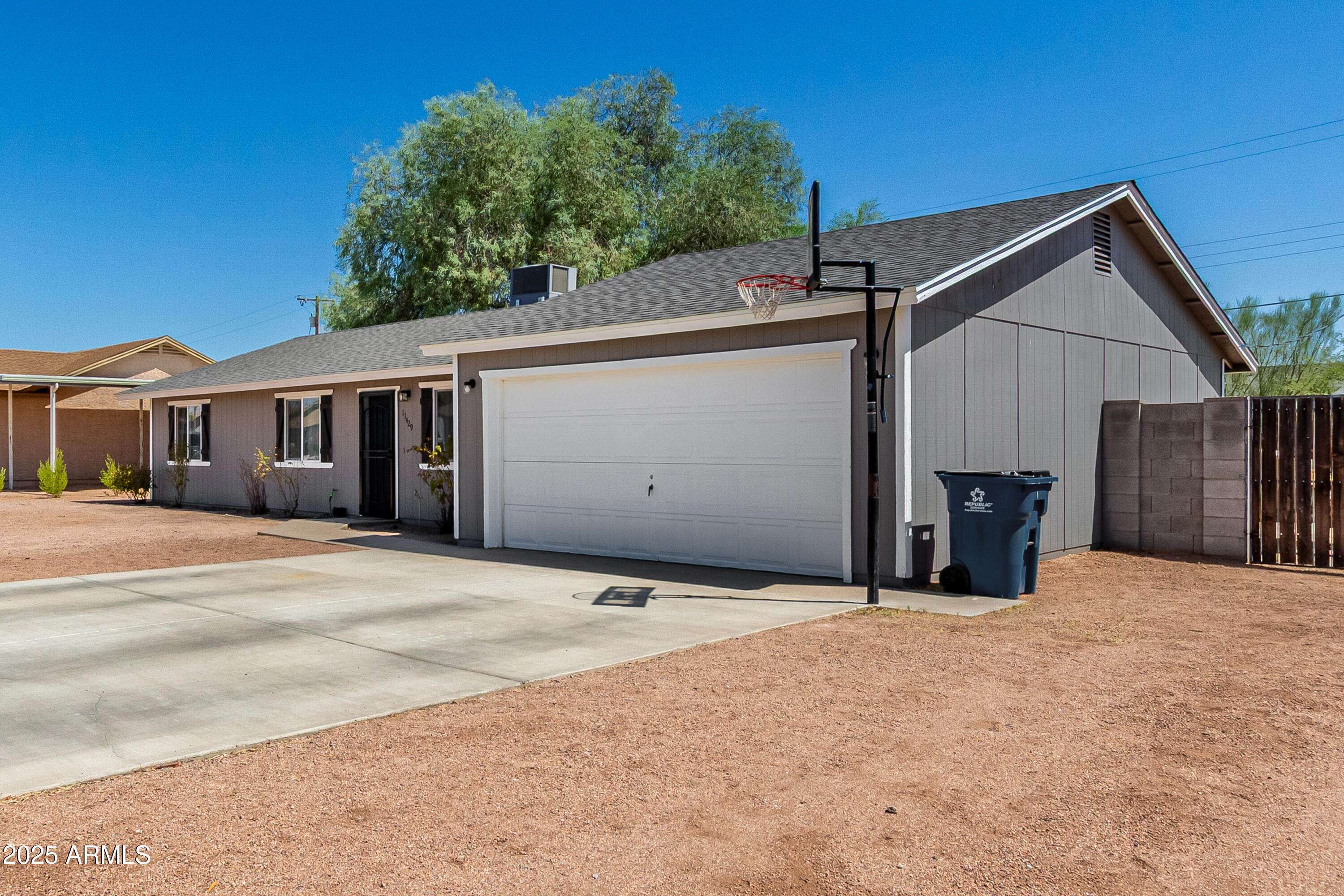 11429 E VINE Avenue