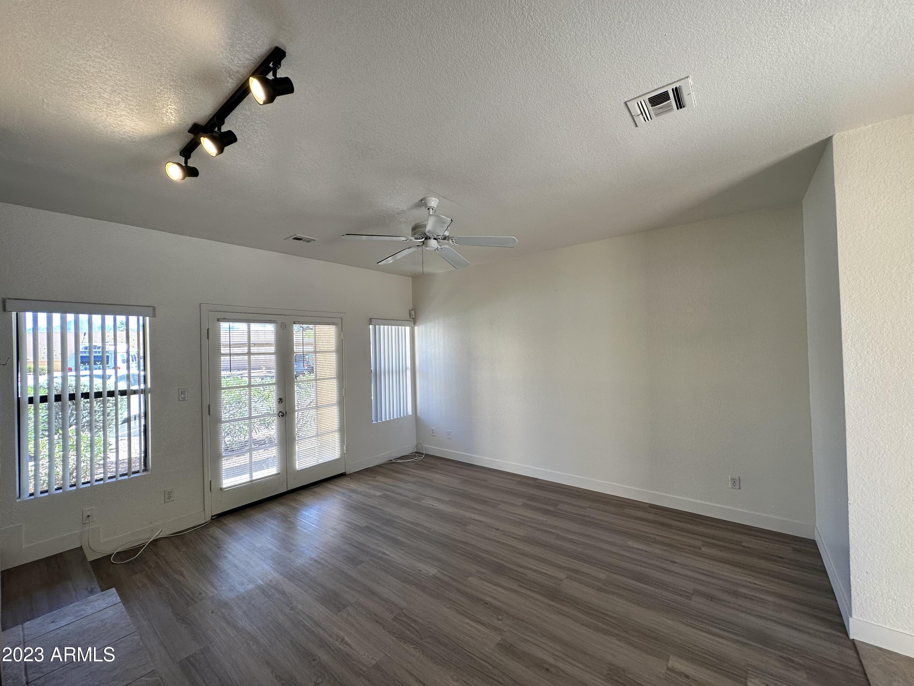 8787 E MOUNTAIN VIEW Road 1103