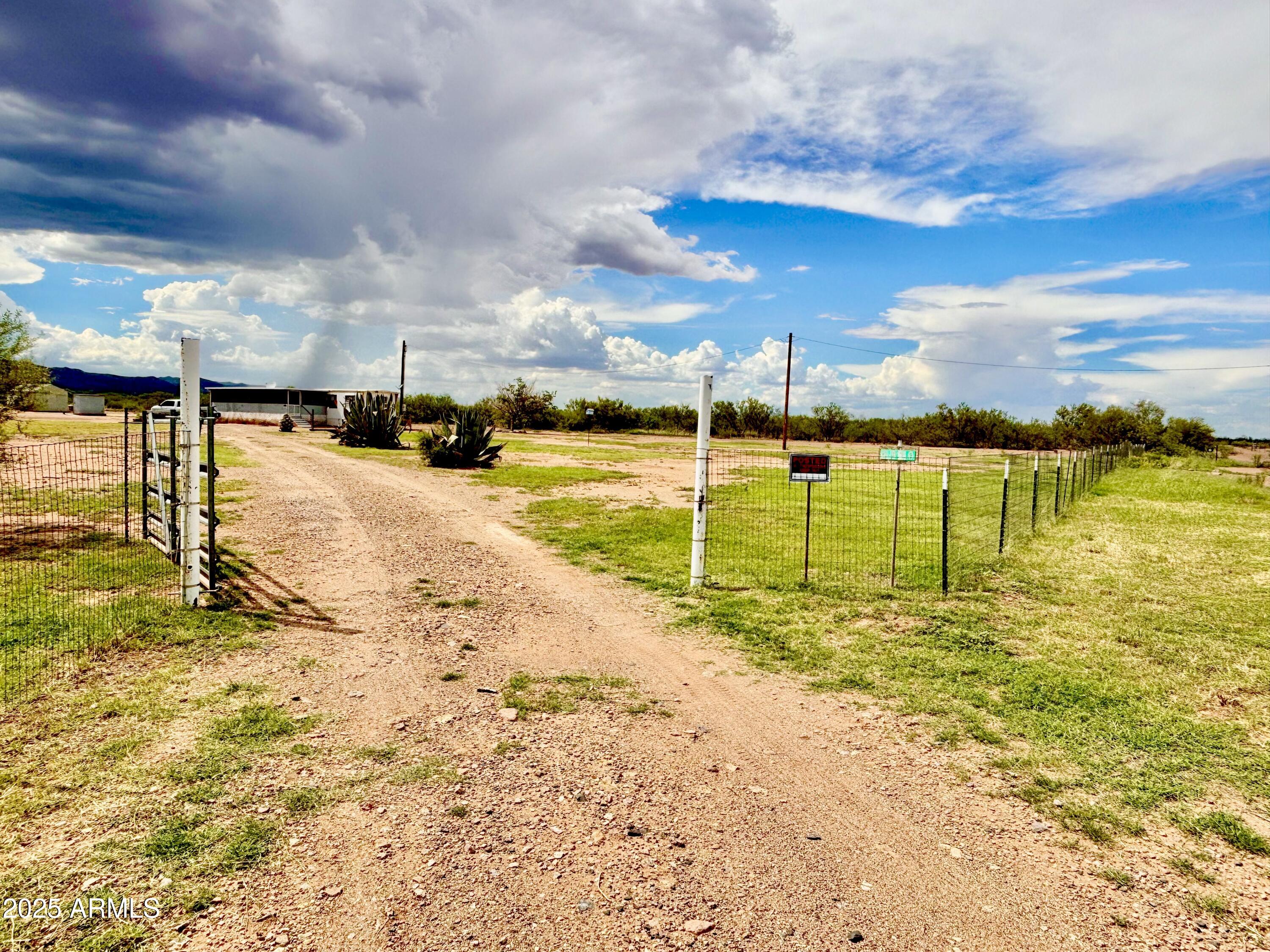 6910 N BLACKBERRY Place