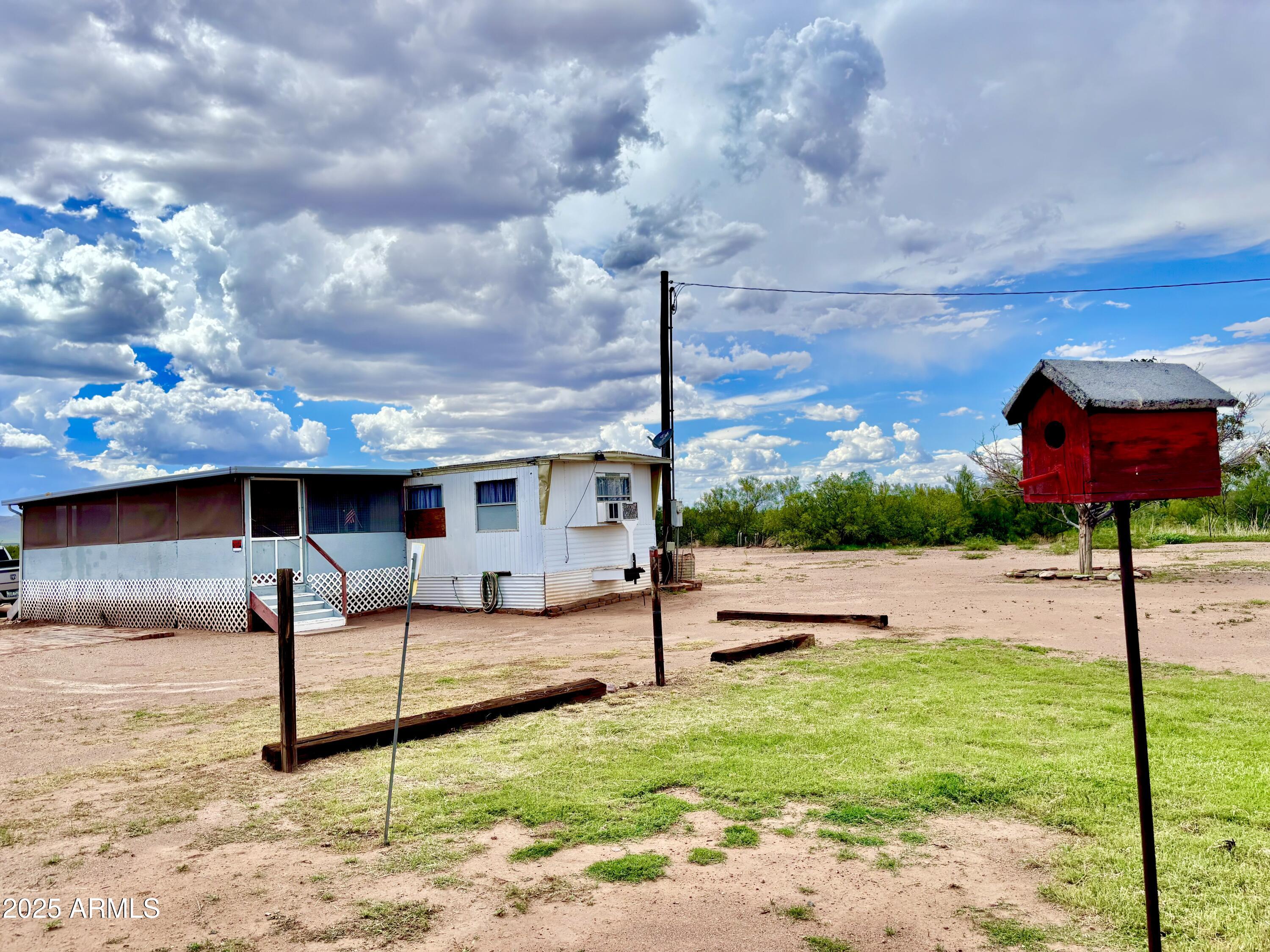 6910 N BLACKBERRY Place