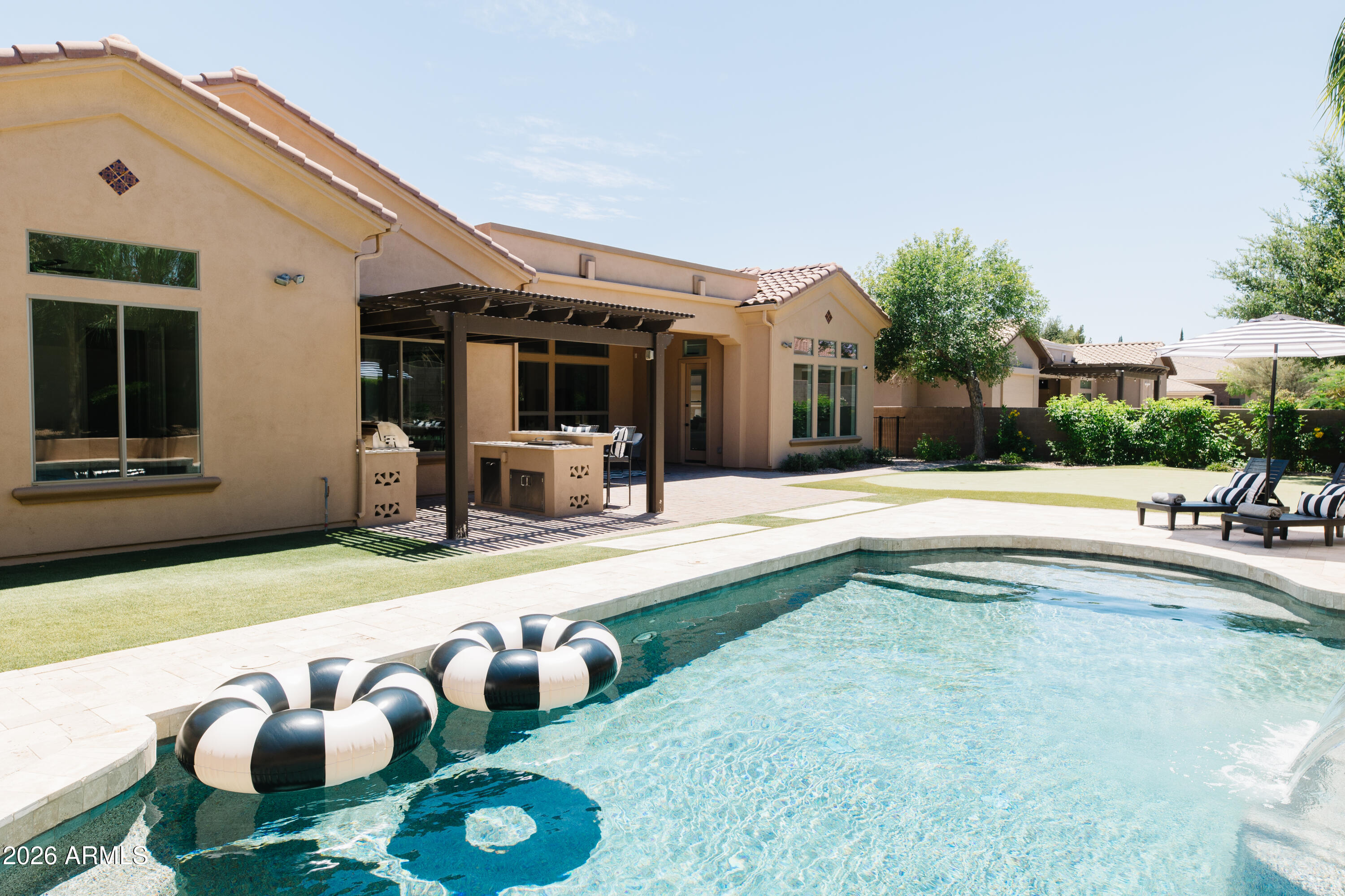 336 W ALAMOSA Drive